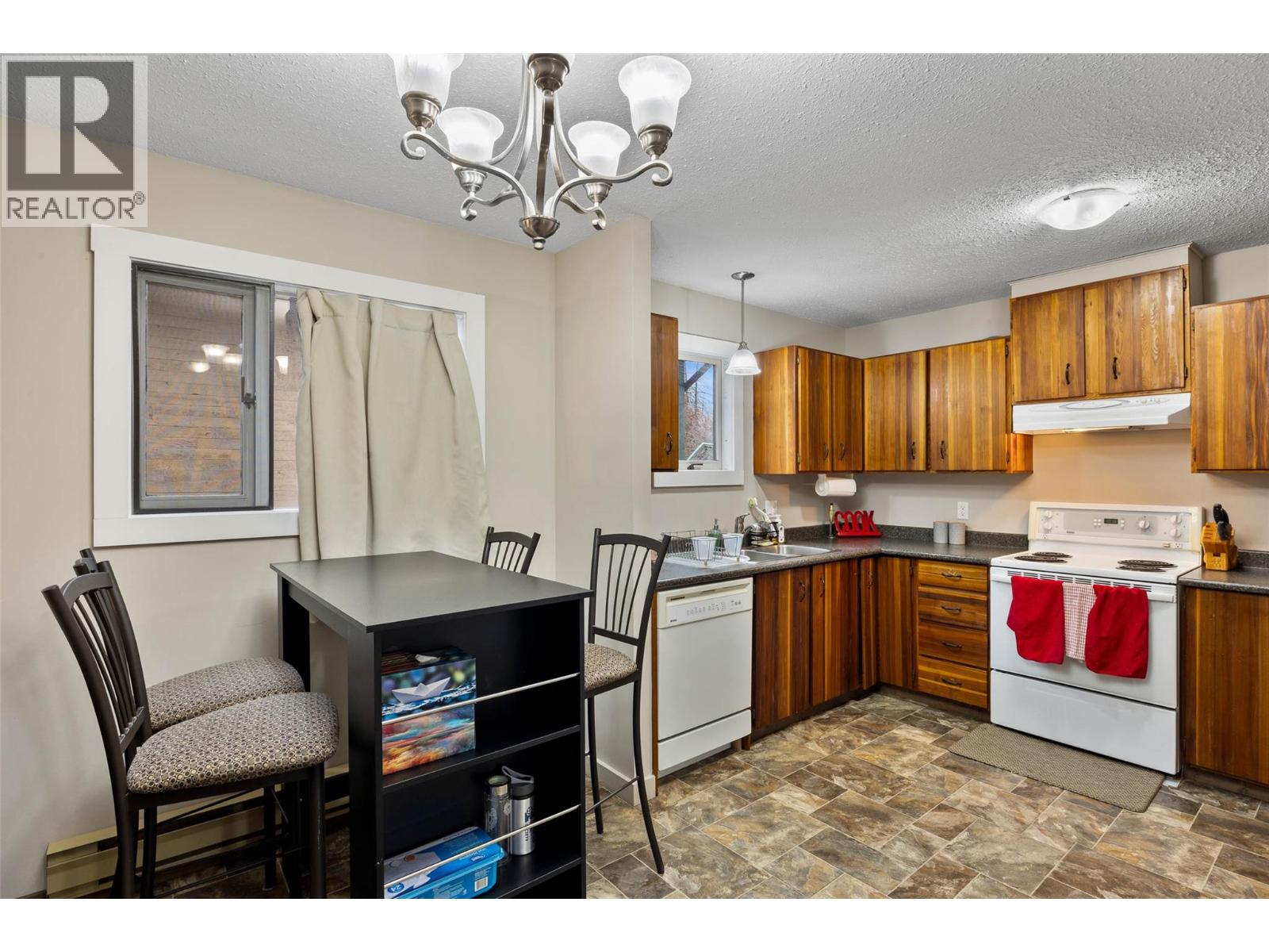 1026 Hillside Avenue, Chase, British Columbia  V0E 1M0 - Photo 4 - 10399874