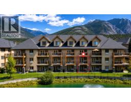 200 BIGHORN Boulevard Unit# 213 D, Radium Hot Springs, British Columbia