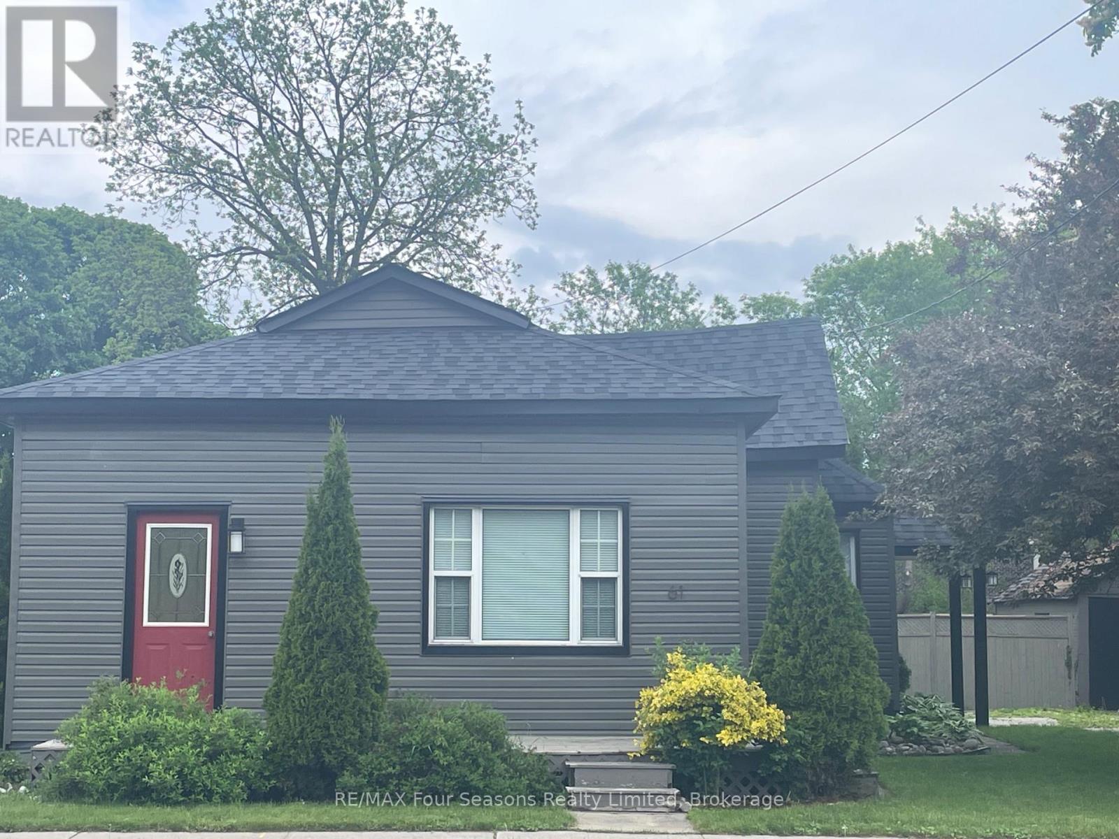 61 Sixth Street, Collingwood, Ontario  L9Y 1Y8 - Photo 1 - S13746824
