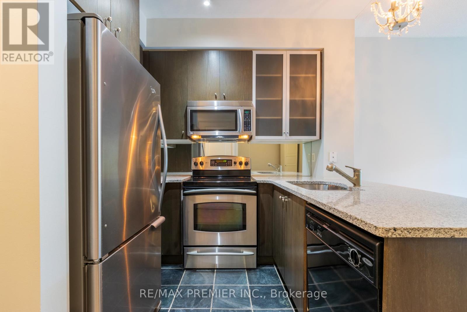 205 - 21 Scollard Street, Toronto, Ontario  M5R 1G1 - Photo 3 - C13746756