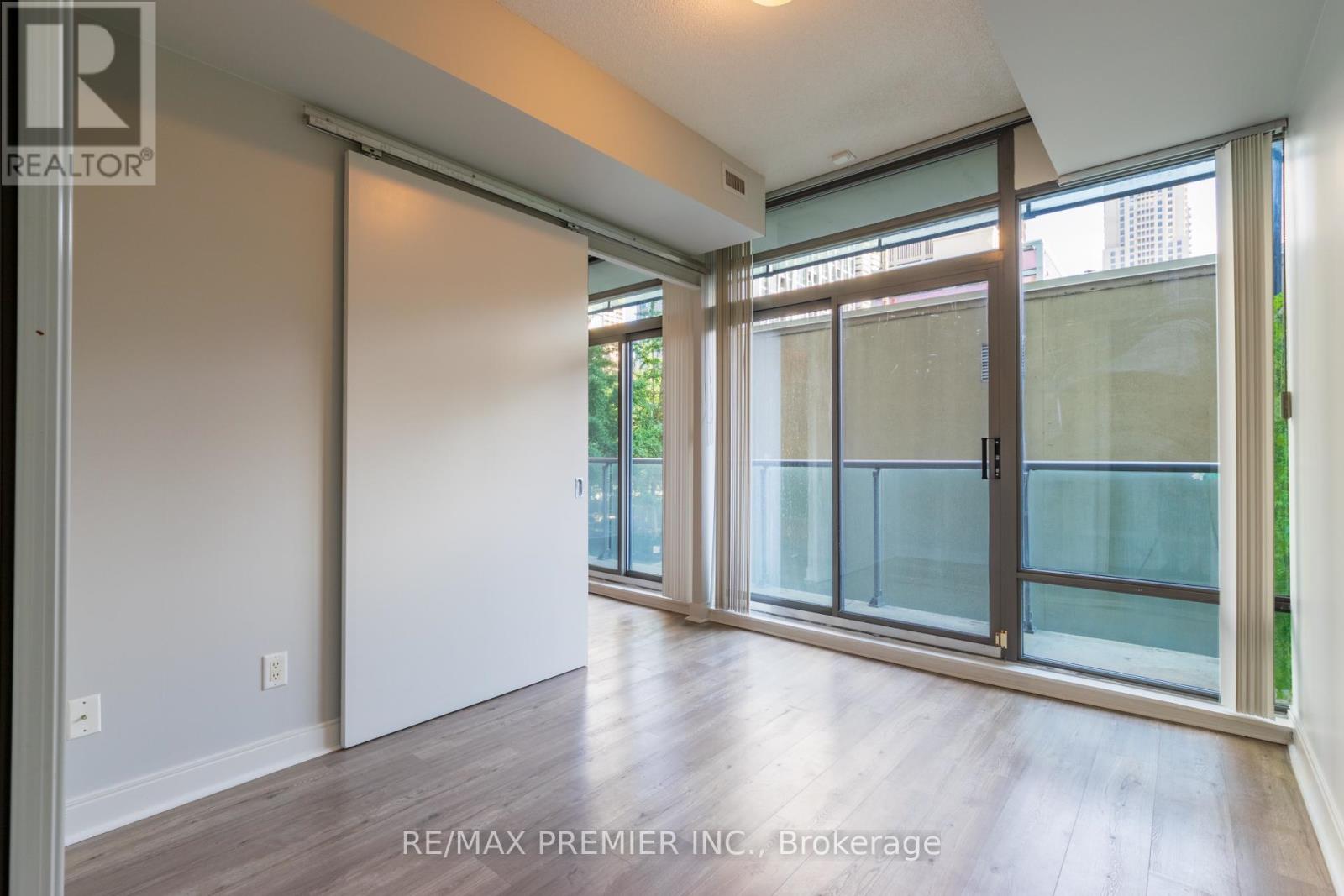 205 - 21 Scollard Street, Toronto, Ontario  M5R 1G1 - Photo 7 - C13746756