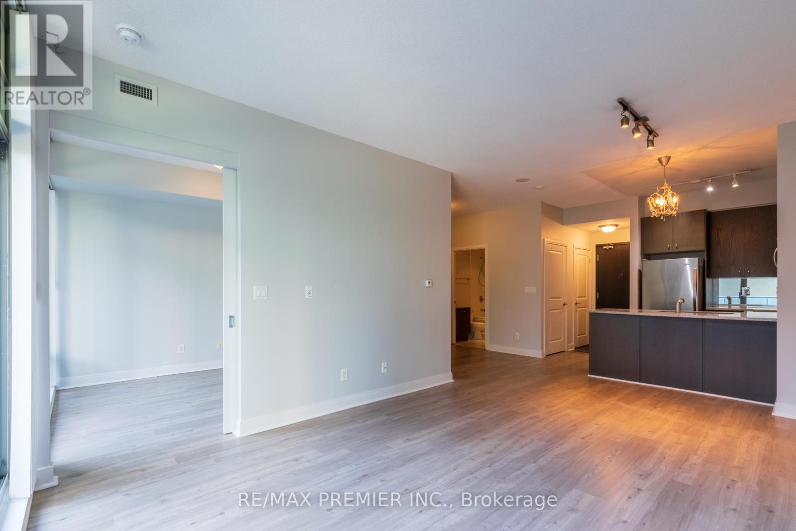 205 - 21 Scollard Street, Toronto, Ontario  M5R 1G1 - Photo 9 - C13746756