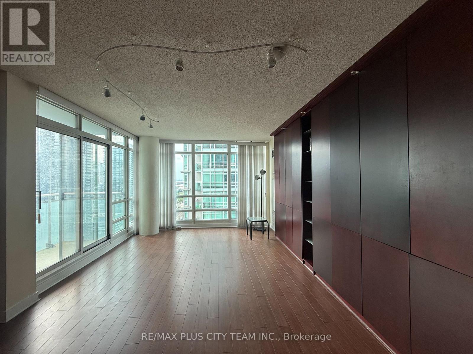 3011 - 381 Front Street W, Toronto, Ontario  M5V 3R8 - Photo 5 - C13746772