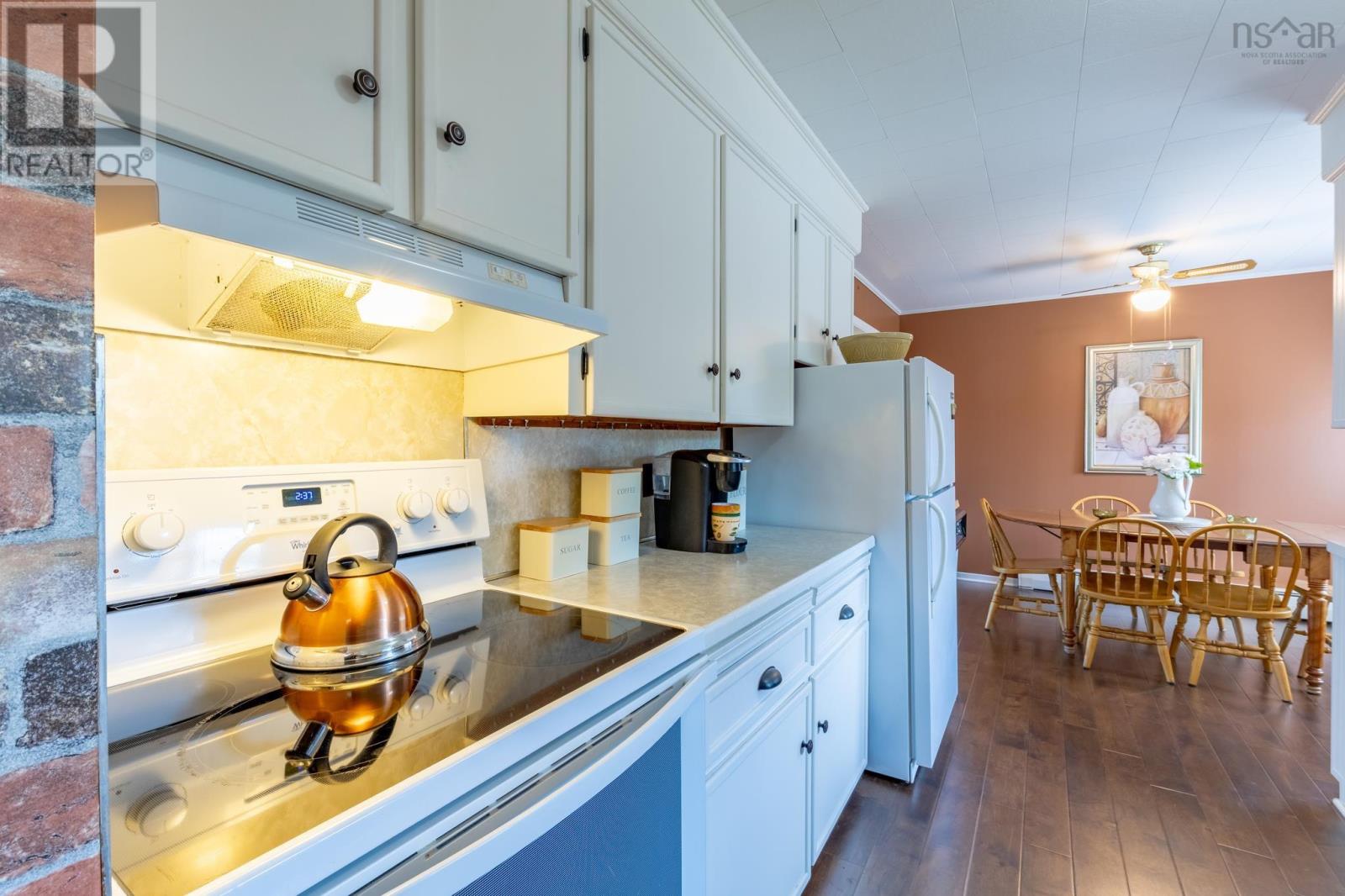 73 King Street, Yarmouth, Nova Scotia  B5A 2Y2 - Photo 6 - 202622453