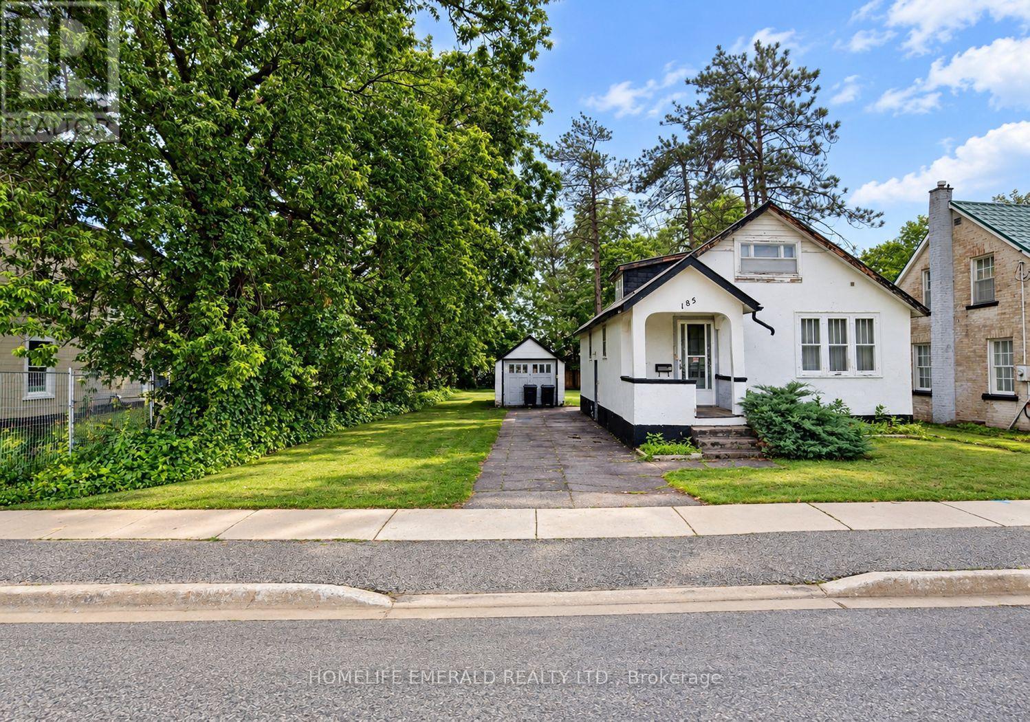 185 Dunlop Street W, Barrie (Queen's Park), Ontario  L4N 1B4 - Photo 1 - S13746750