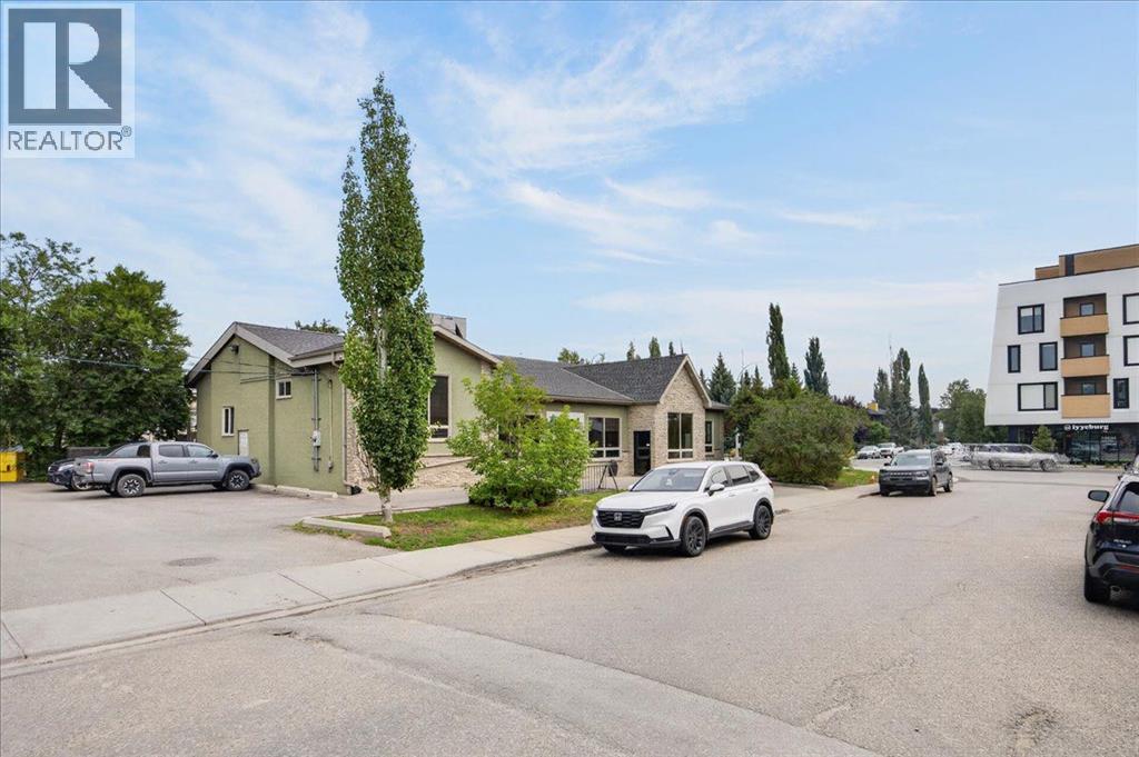 303 19 Street NW, Calgary, Alberta  T2N 2J2 - Photo 5 - A2342553