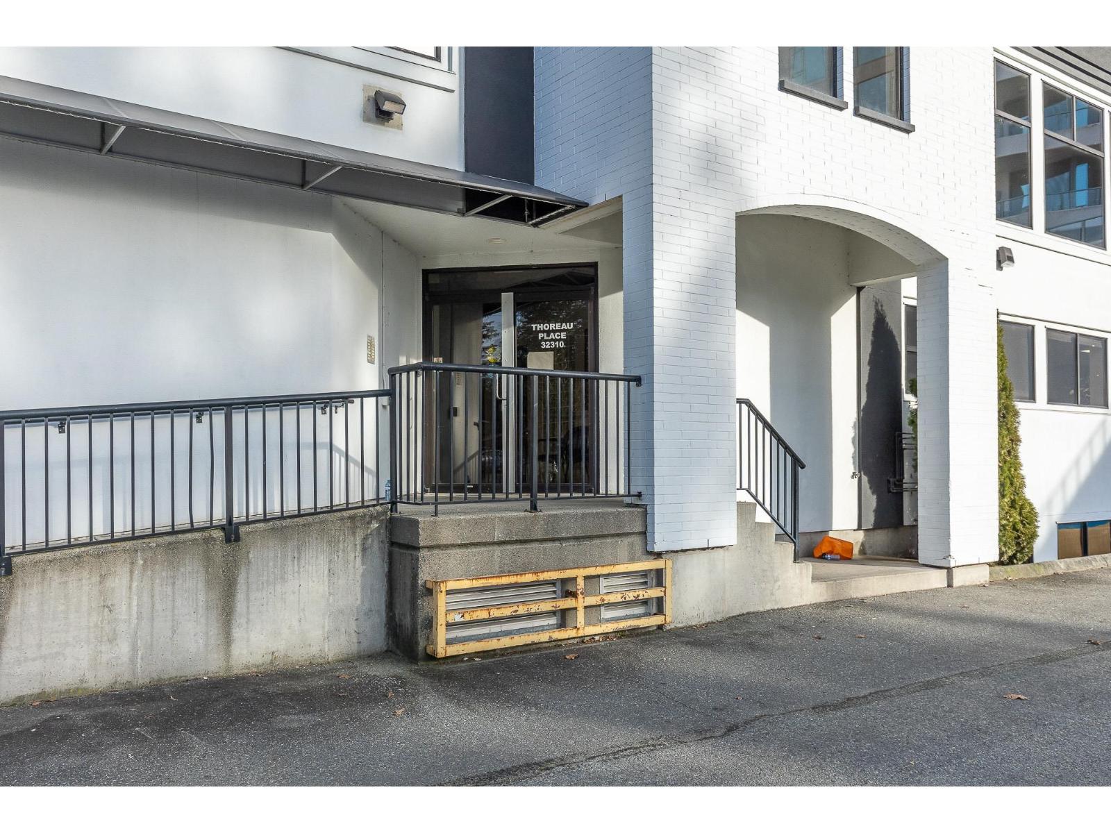202 32310 South Fraser Way, Abbotsford, British Columbia  V2T 1X1 - Photo 5 - C8080291
