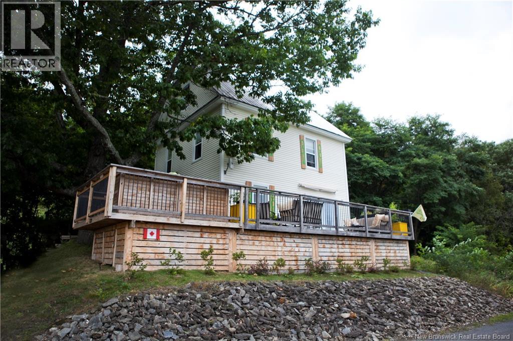 123 Bridge Street, Woodstock, New Brunswick  E7M 5Y7 - Photo 2 - NB147167