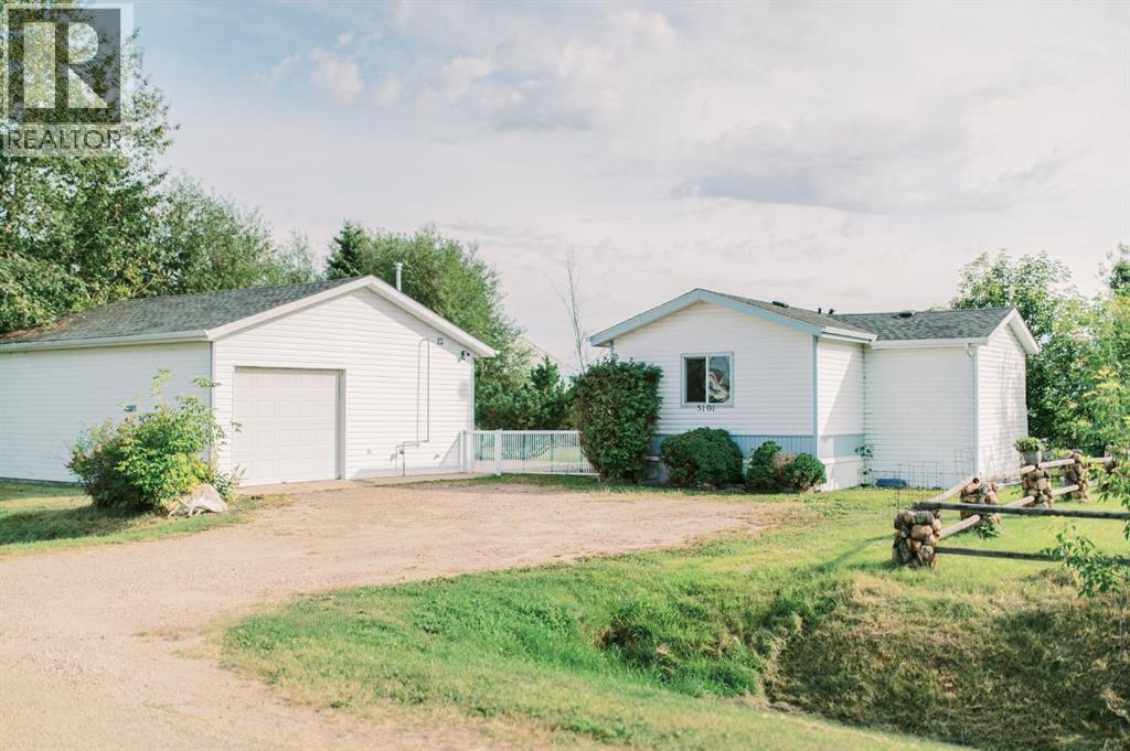 5101 49 Avenue, Botha, Alberta  T0C 0N0 - Photo 1 - A2342343