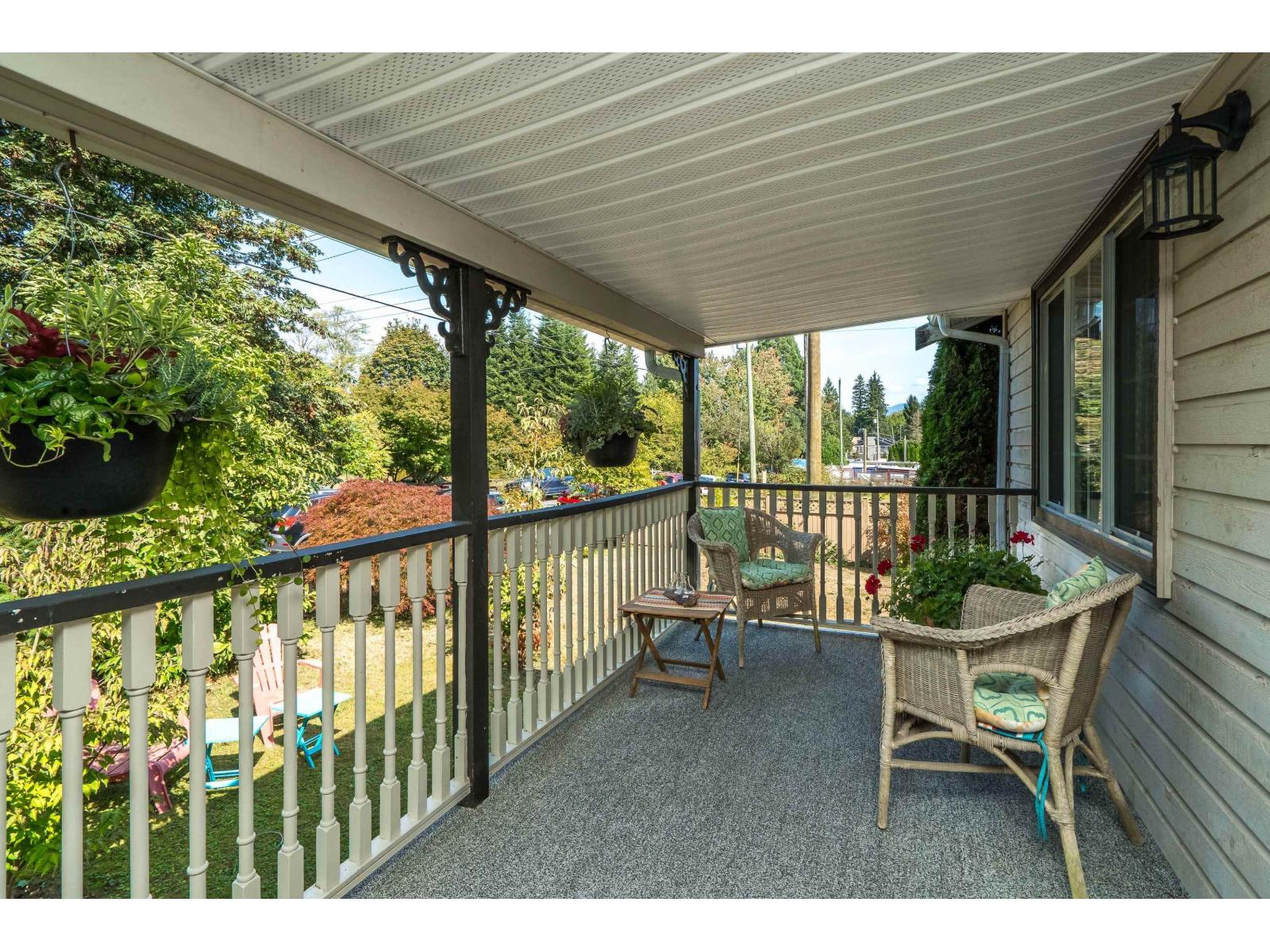 8992 Royal Street, Langley, British Columbia  V1M 2R9 - Photo 2 - R3161383