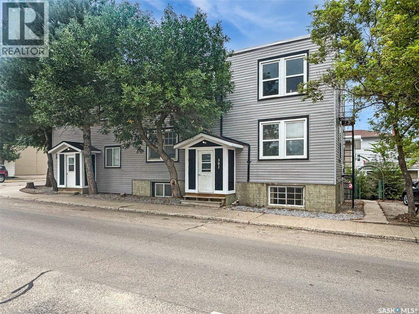 301 Cheadle STREET E, Swift Current, Saskatchewan