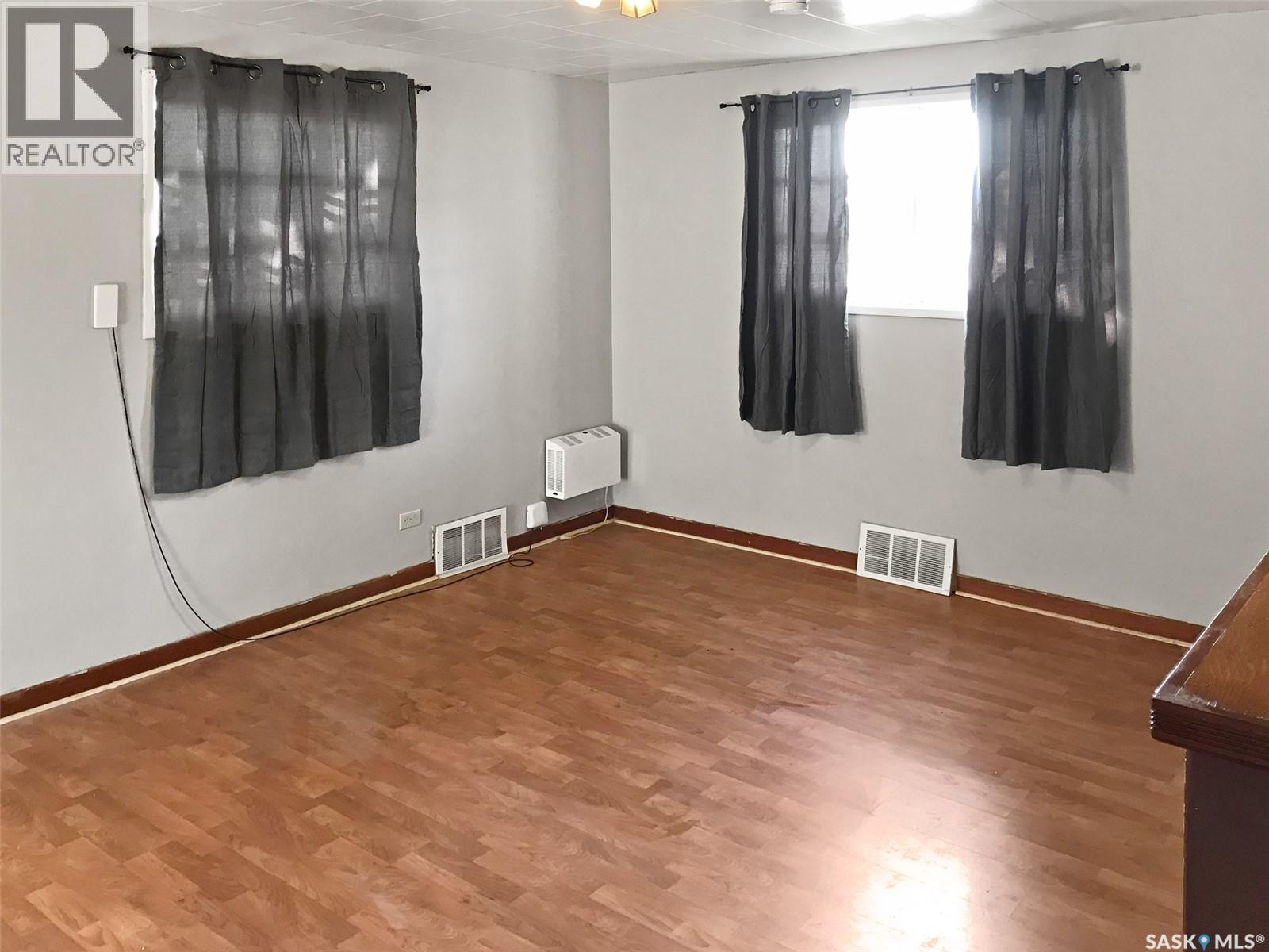 301 Cheadle Street E, Swift Current, Saskatchewan  S9H 1G5 - Photo 30 - SK047441