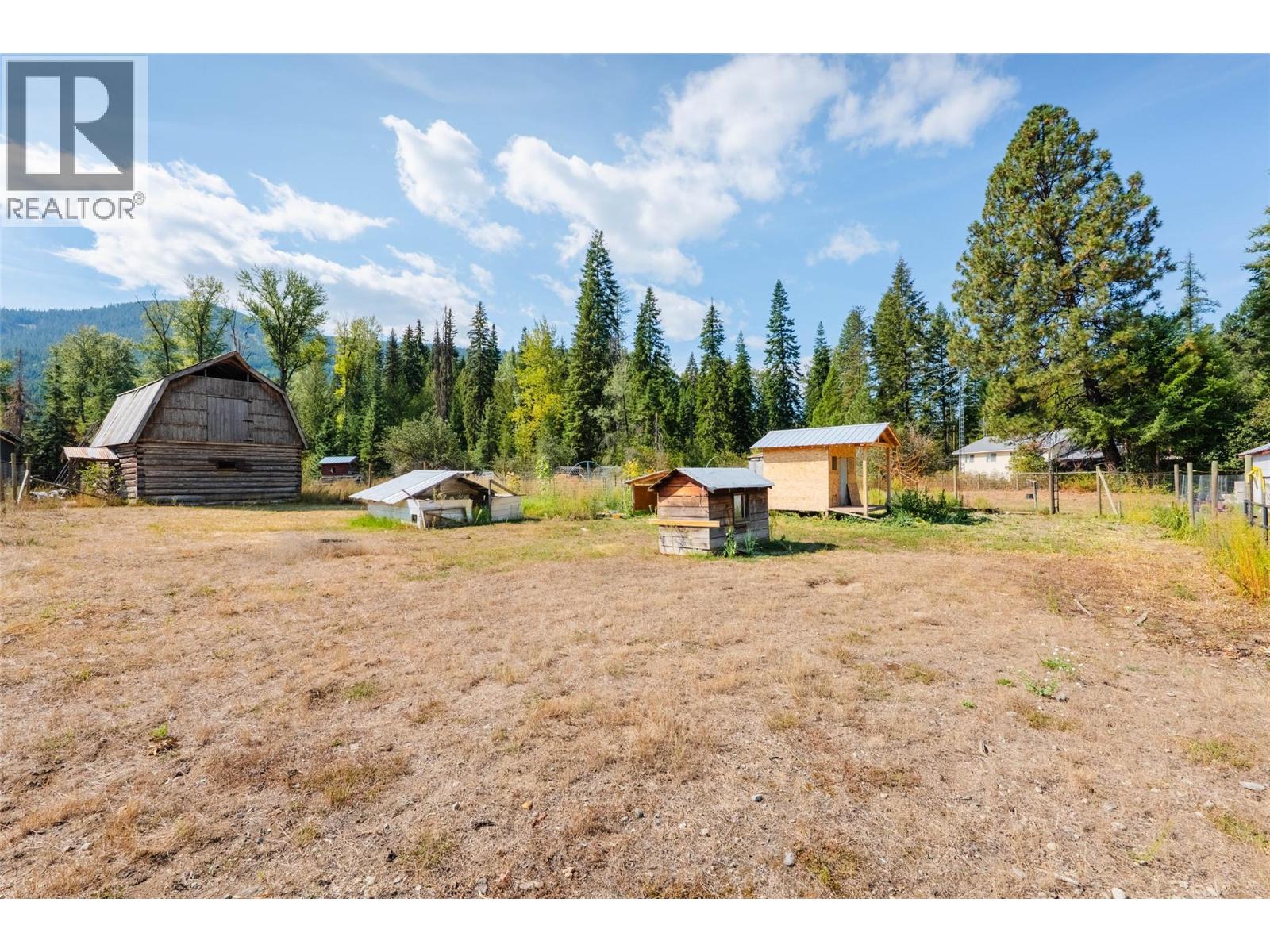 6352 Highway 3 Highway, Salmo, British Columbia  V0G 1Z0 - Photo 21 - 10399408