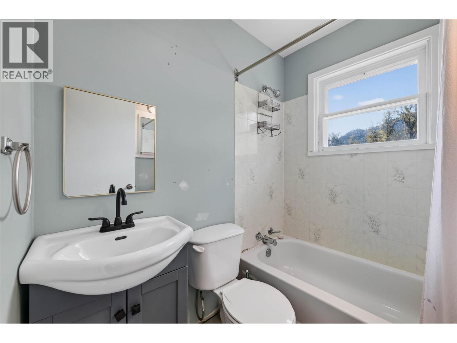 6352 Highway 3 Highway, Salmo, British Columbia  V0G 1Z0 - Photo 36 - 10399408