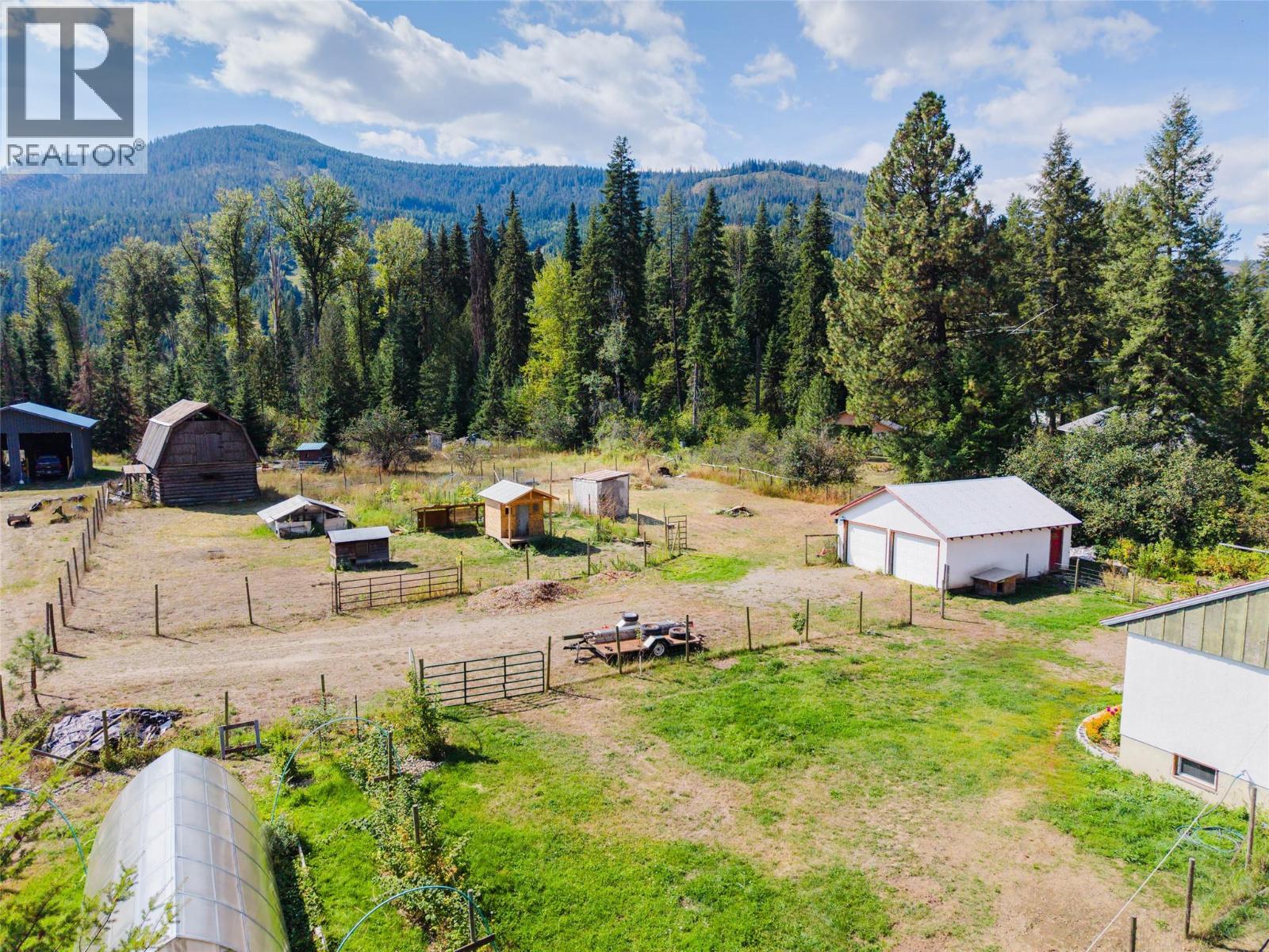 6352 Highway 3 Highway, Salmo, British Columbia  V0G 1Z0 - Photo 25 - 10399408