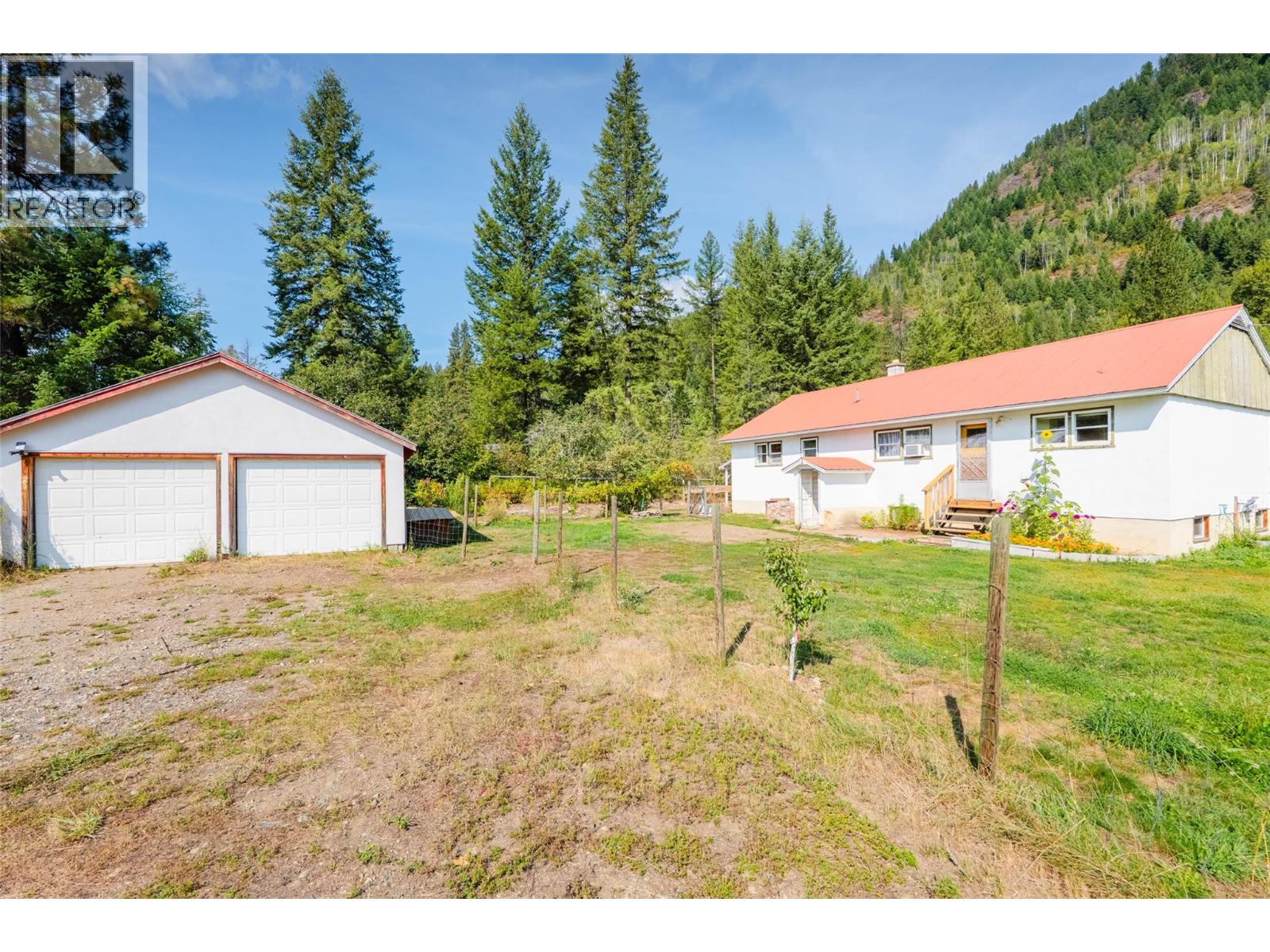 6352 Highway 3 Highway, Salmo, British Columbia  V0G 1Z0 - Photo 19 - 10399408