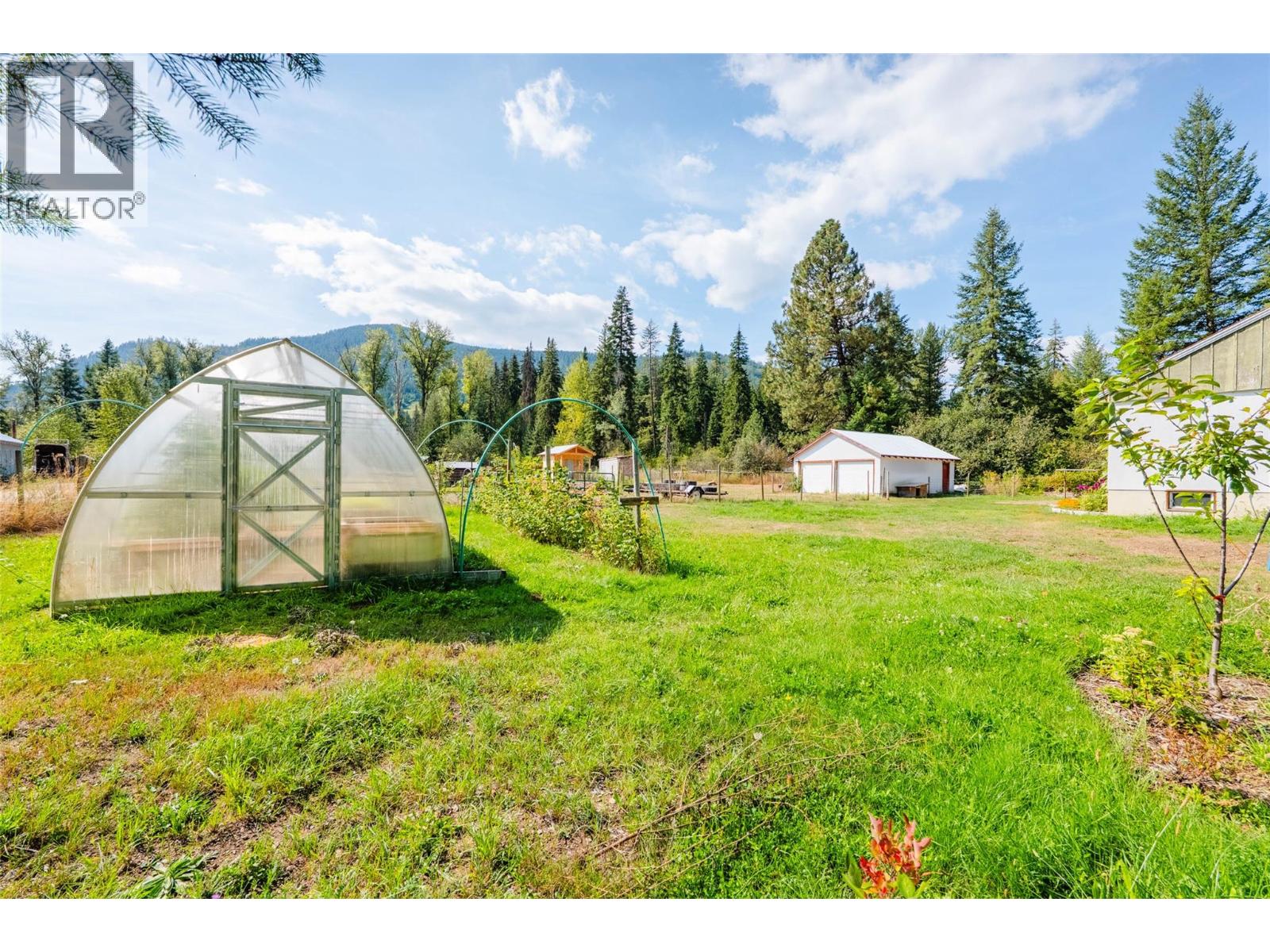 6352 Highway 3 Highway, Salmo, British Columbia  V0G 1Z0 - Photo 13 - 10399408