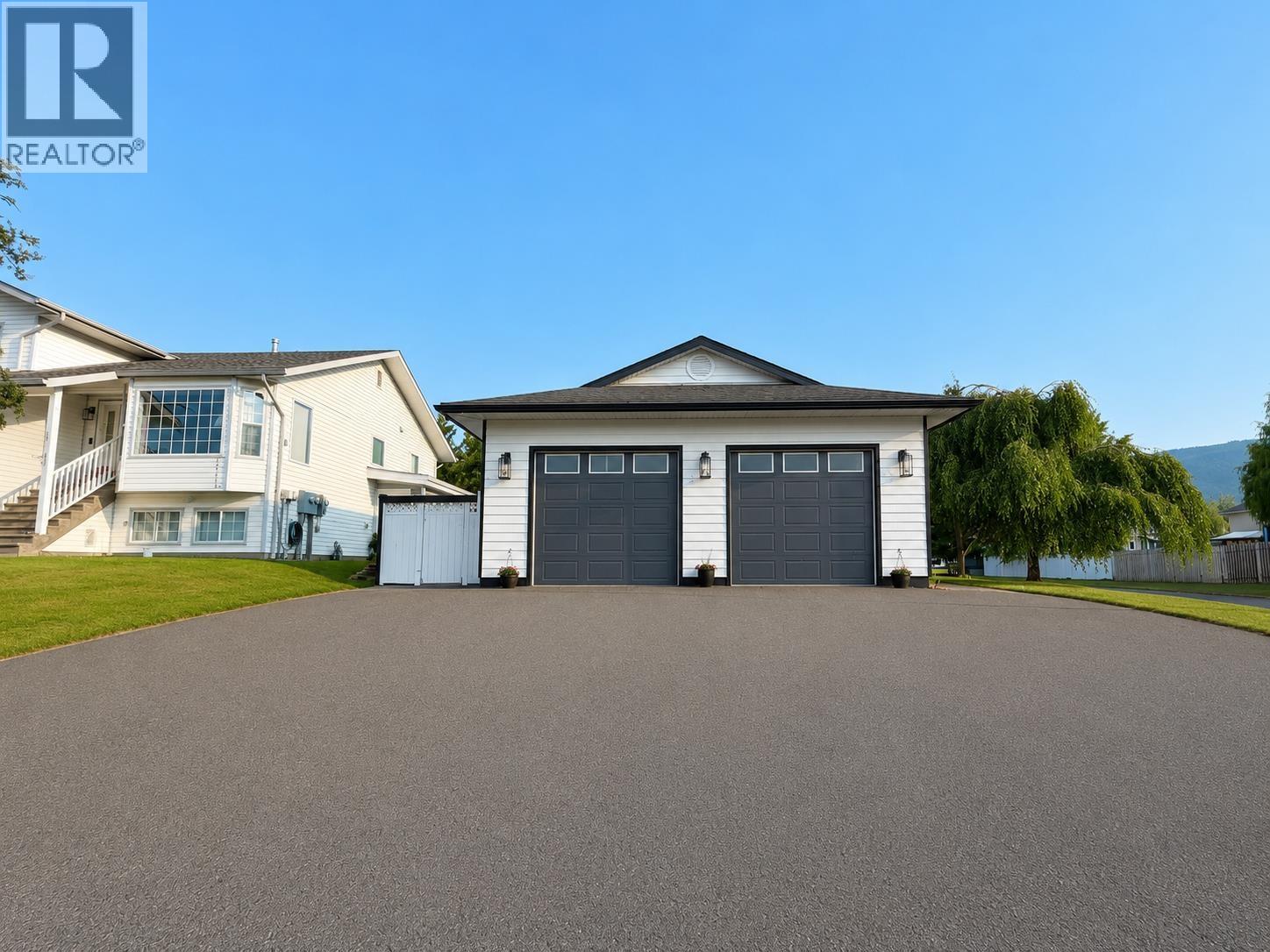 1411 Driftwood Crescent, Smithers, British Columbia  V0J 2N0 - Photo 3 - R3148888