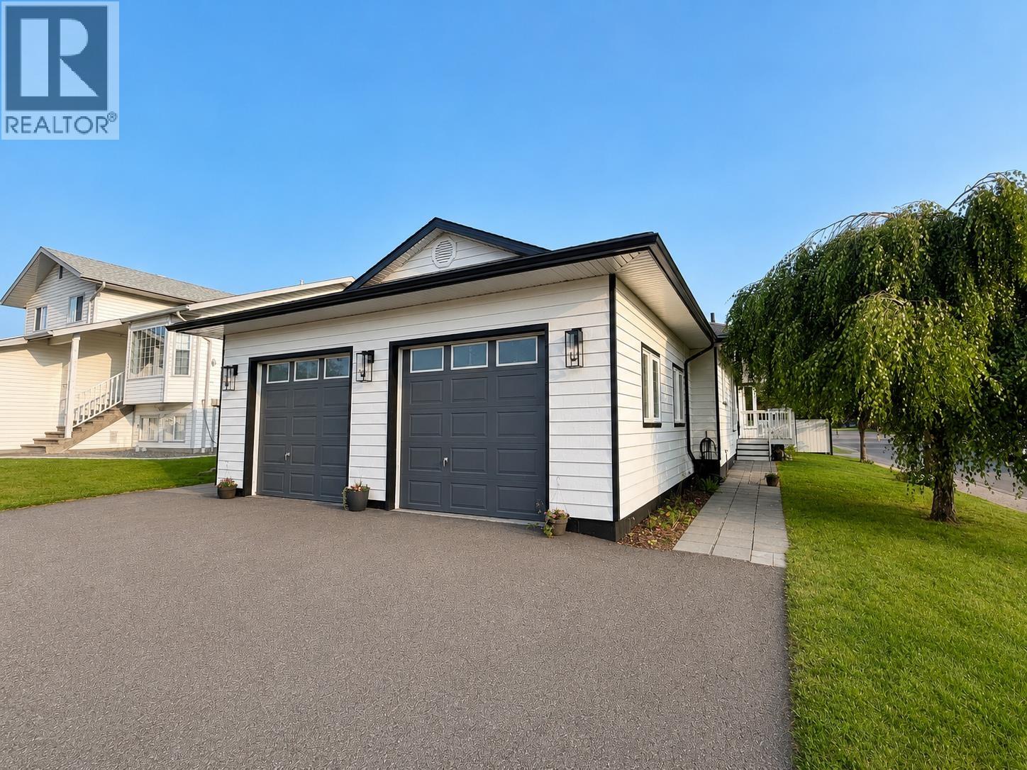 1411 Driftwood Crescent, Smithers, British Columbia  V0J 2N0 - Photo 4 - R3148888