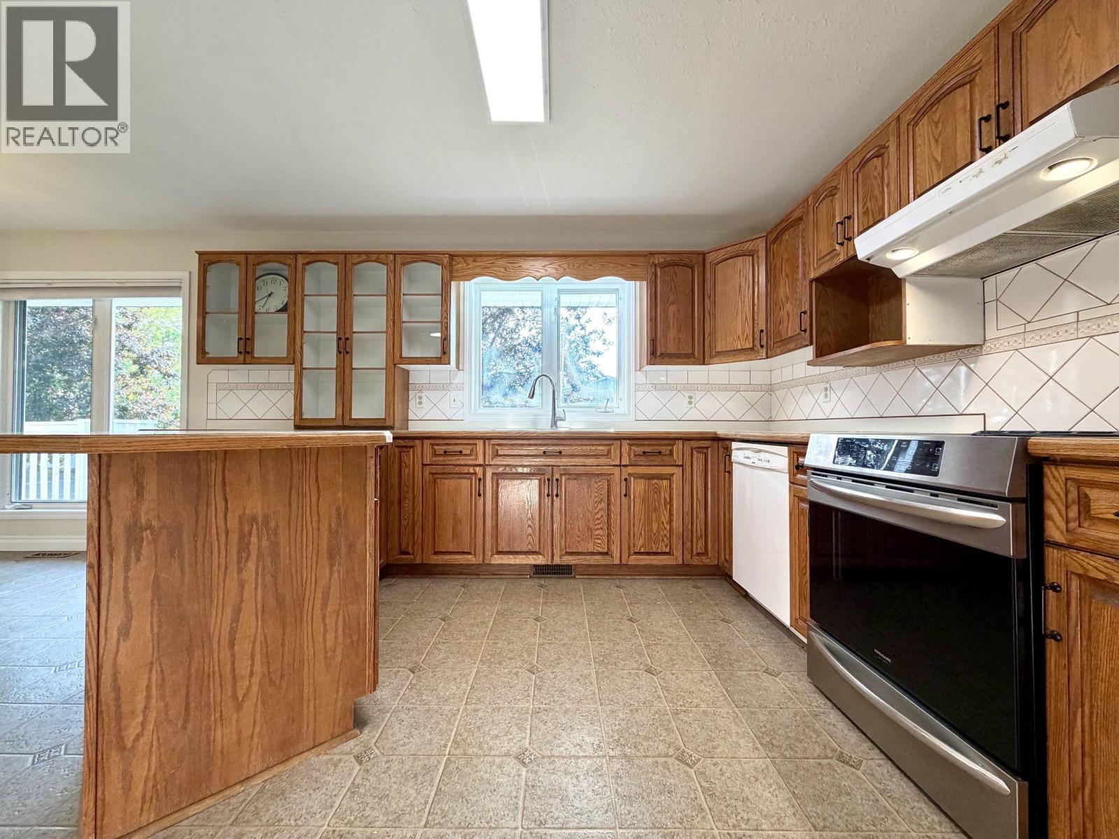 1411 Driftwood Crescent, Smithers, British Columbia  V0J 2N0 - Photo 13 - R3148888