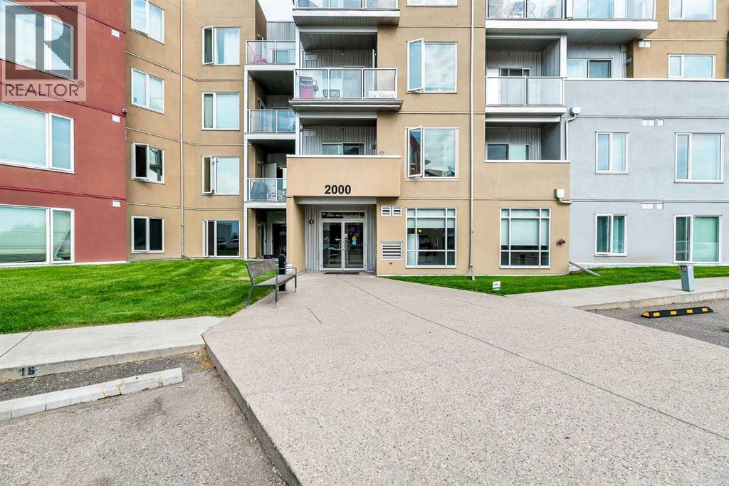 2217, 604 East Lake Boulevard NE, Airdrie, Alberta