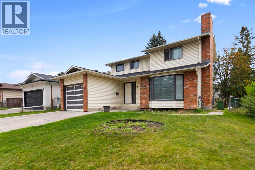 51 Castlebury Way NE, Calgary, Alberta  T3J 1K7 - Photo 3 - A2342697