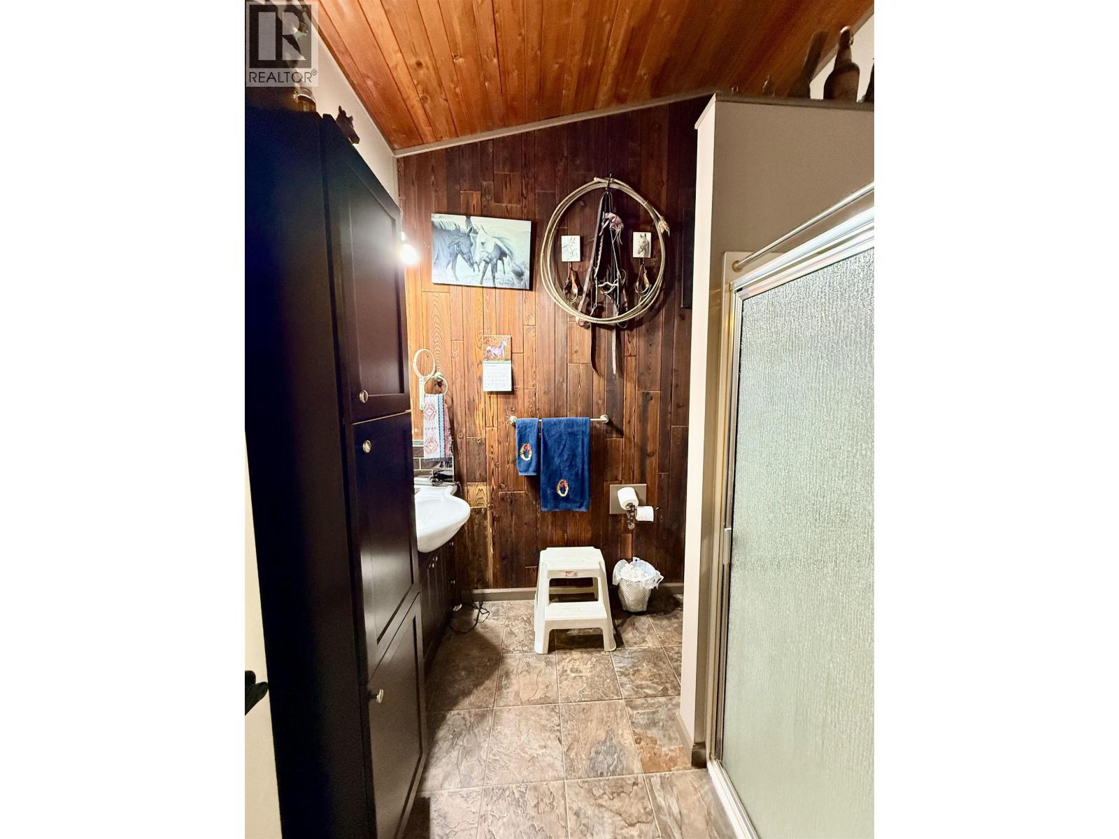 6630 Fawn Creek Road, 100 Mile House, British Columbia  V0K 2E0 - Photo 14 - R3161683