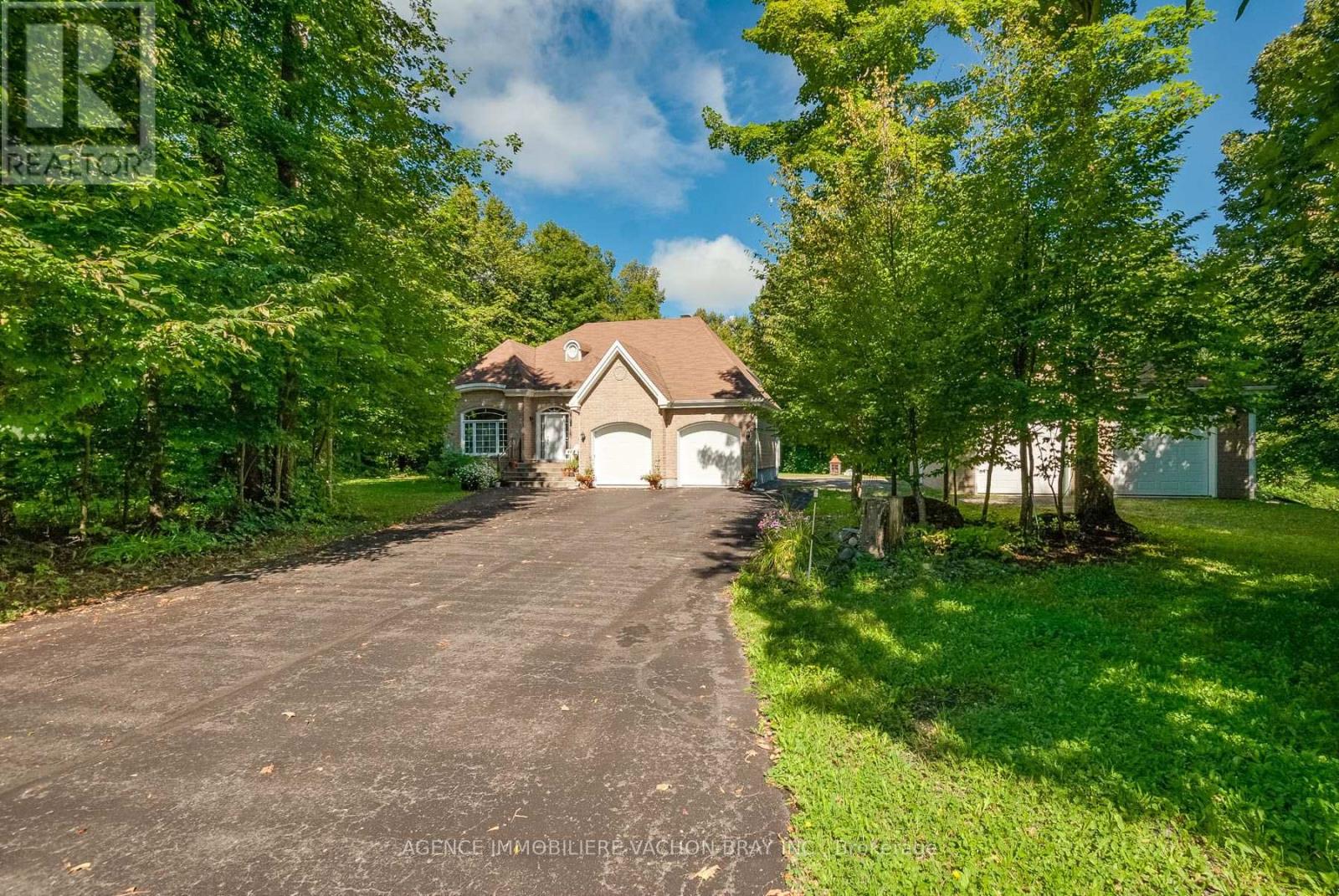 20233 Maple Road, South Glengarry, Ontario K0C 2J0 - Photo 2 - X13747034