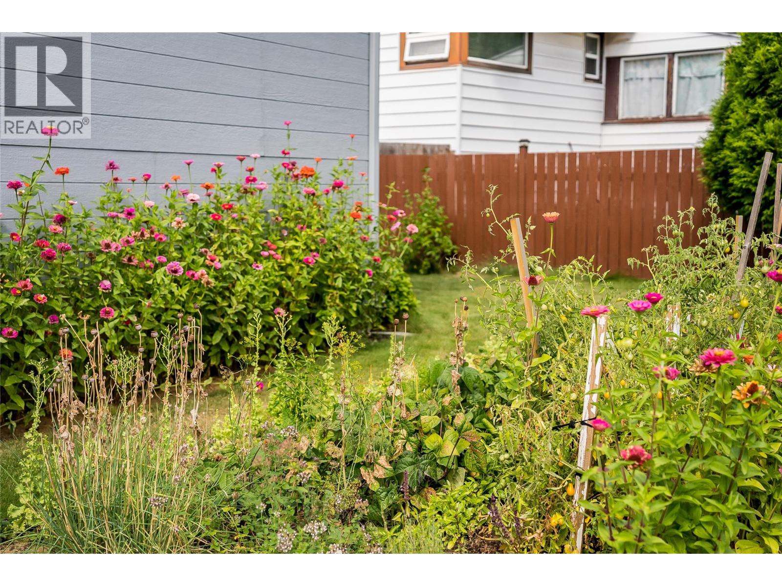 204 Diana Crescent, Trail, British Columbia  V1R 1A3 - Photo 43 - 10399688