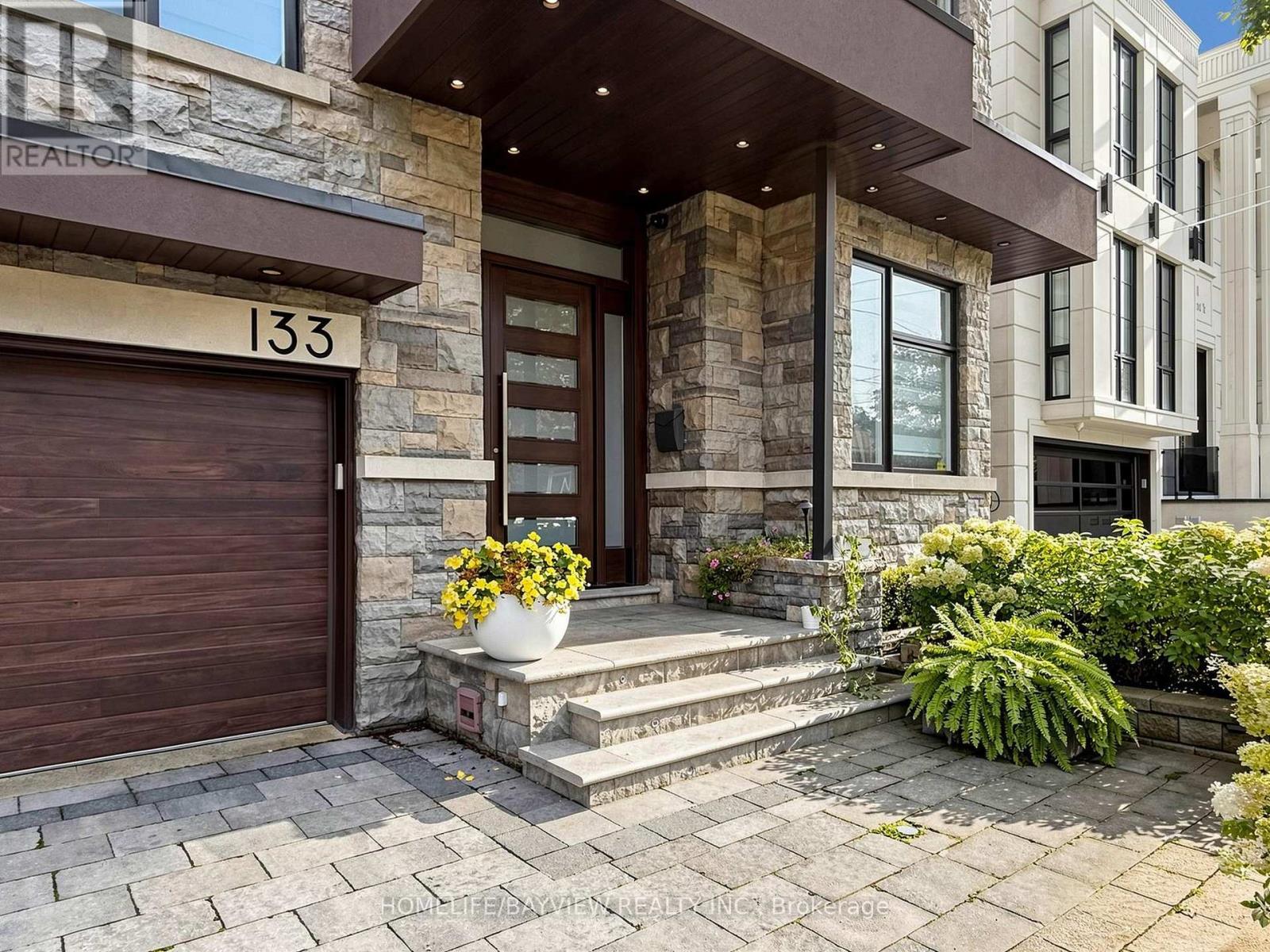 133 Northwood Drive, Toronto, Ontario  M2M 2K2 - Photo 3 - C13746858