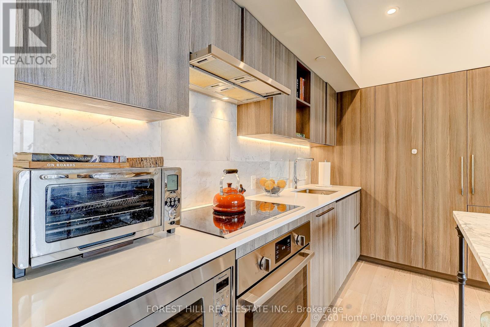 1215 - 17 Bathurst Street, Toronto, Ontario  M5V 0N1 - Photo 8 - C13746864