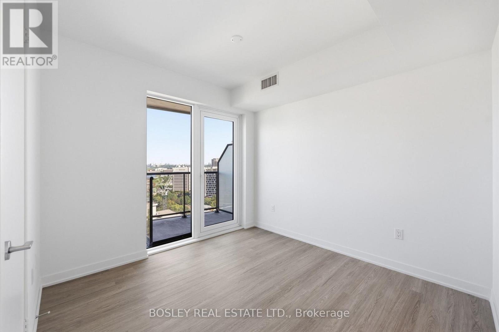2302 - 15 David Salomon Drive, Toronto, Ontario  M3C 0T2 - Photo 11 - C13746972