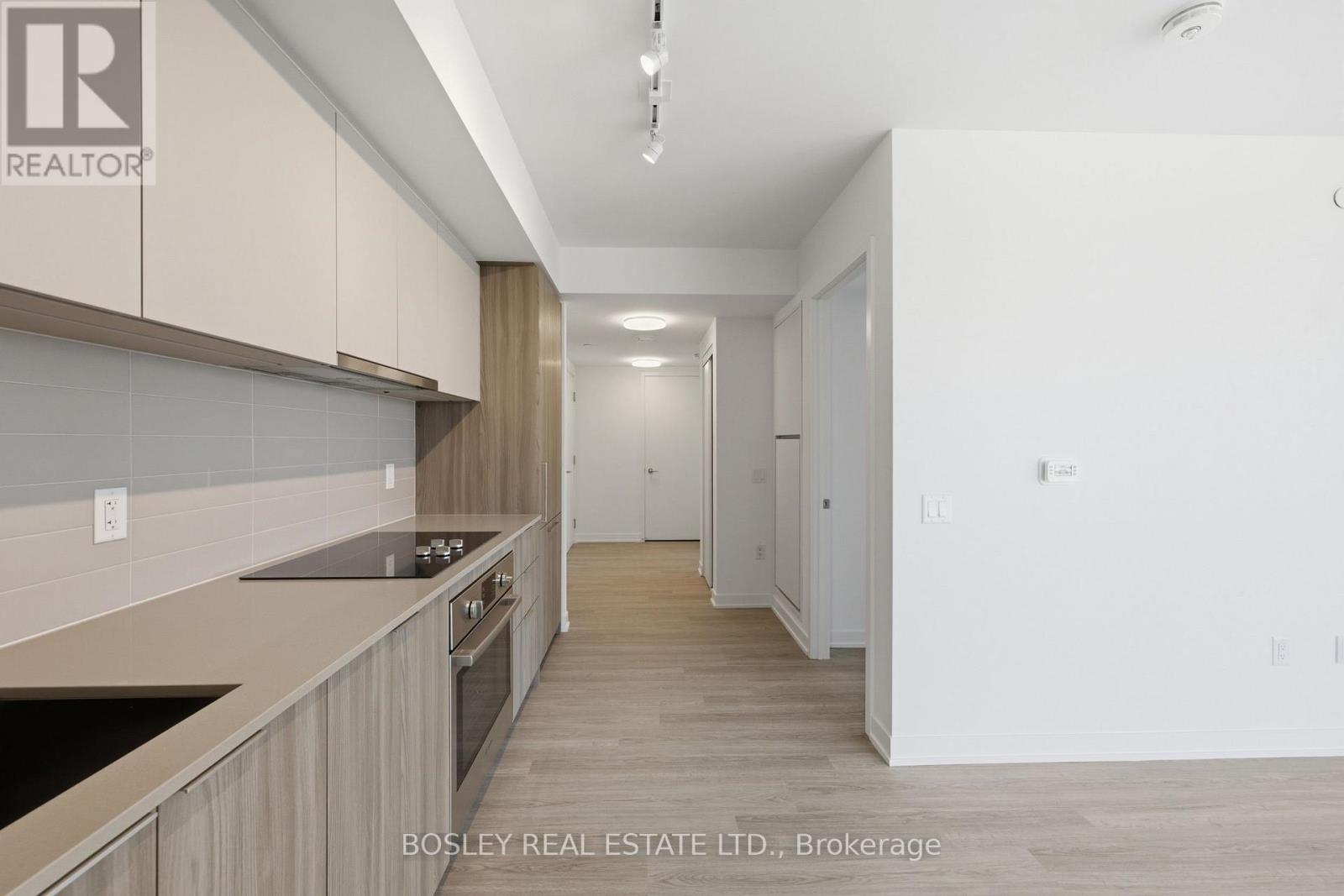 2302 - 15 David Salomon Drive, Toronto, Ontario  M3C 0T2 - Photo 3 - C13746972