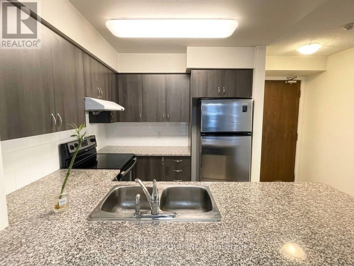 818 - 35 Hollywood Avenue, Toronto, Ontario  M2N 0A9 - Photo 2 - C13746986