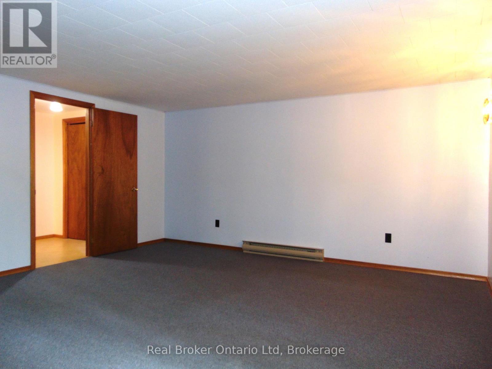 14 Emerson Avenue S, South Bruce Peninsula, Ontario  N0H 2G0 - Photo 11 - X13746898
