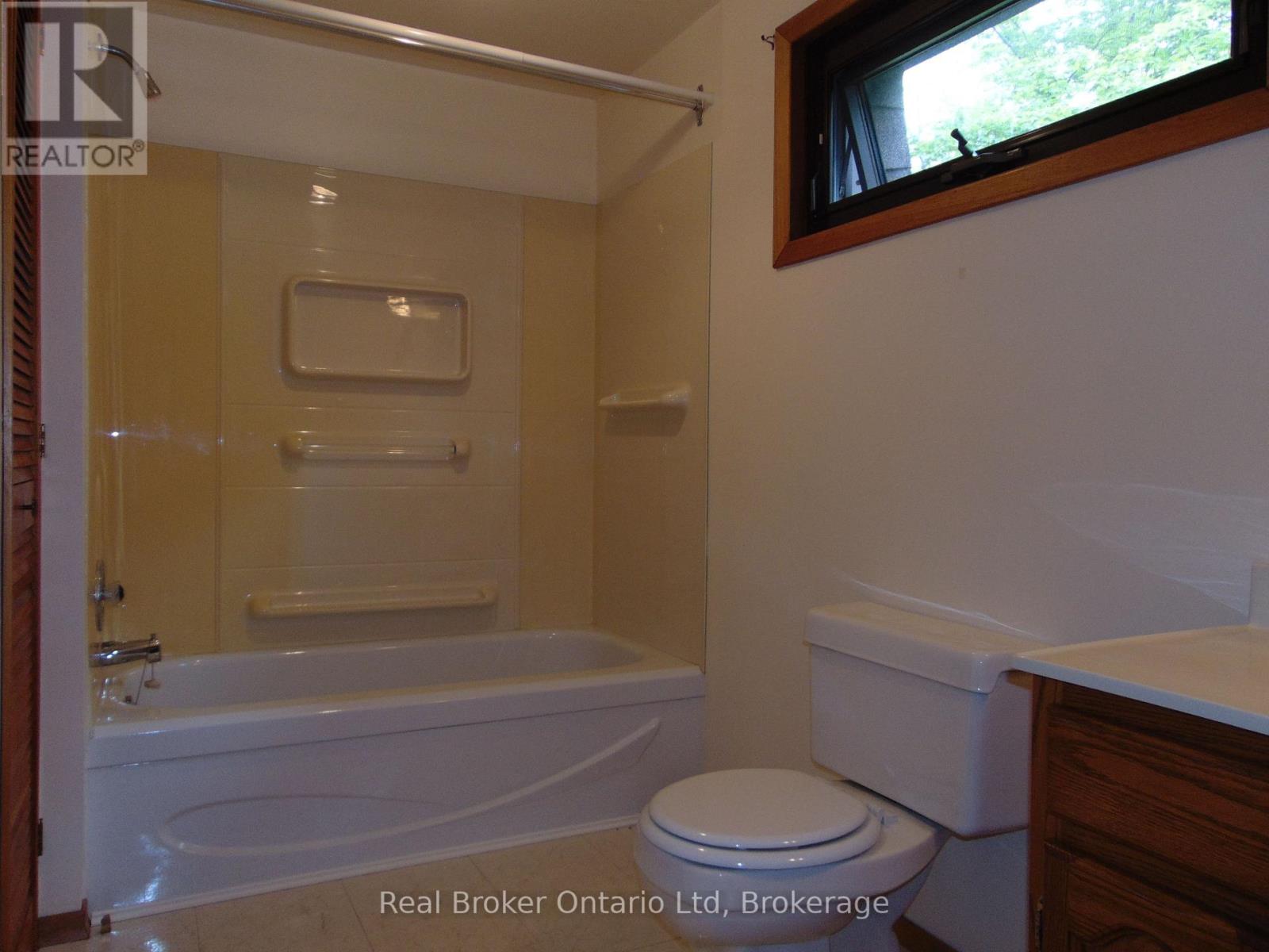 14 Emerson Avenue S, South Bruce Peninsula, Ontario  N0H 2G0 - Photo 14 - X13746898