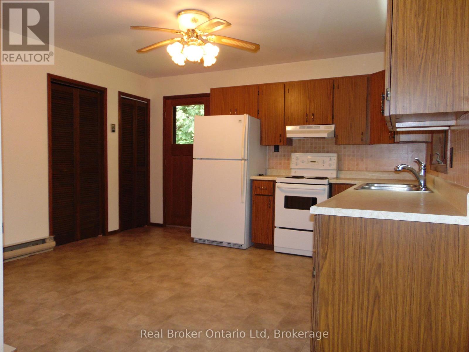14 Emerson Avenue S, South Bruce Peninsula, Ontario  N0H 2G0 - Photo 5 - X13746898