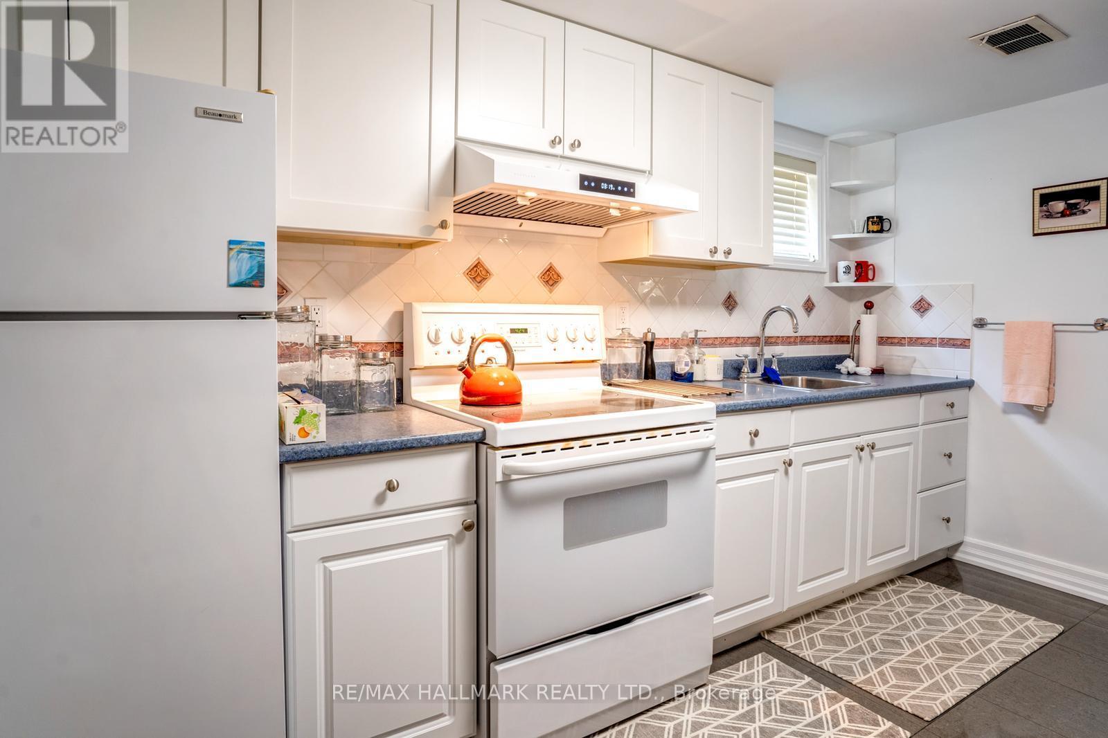 110 Trinnell Boulevard, Toronto, Ontario  M1L 1S7 - Photo 12 - E13746990