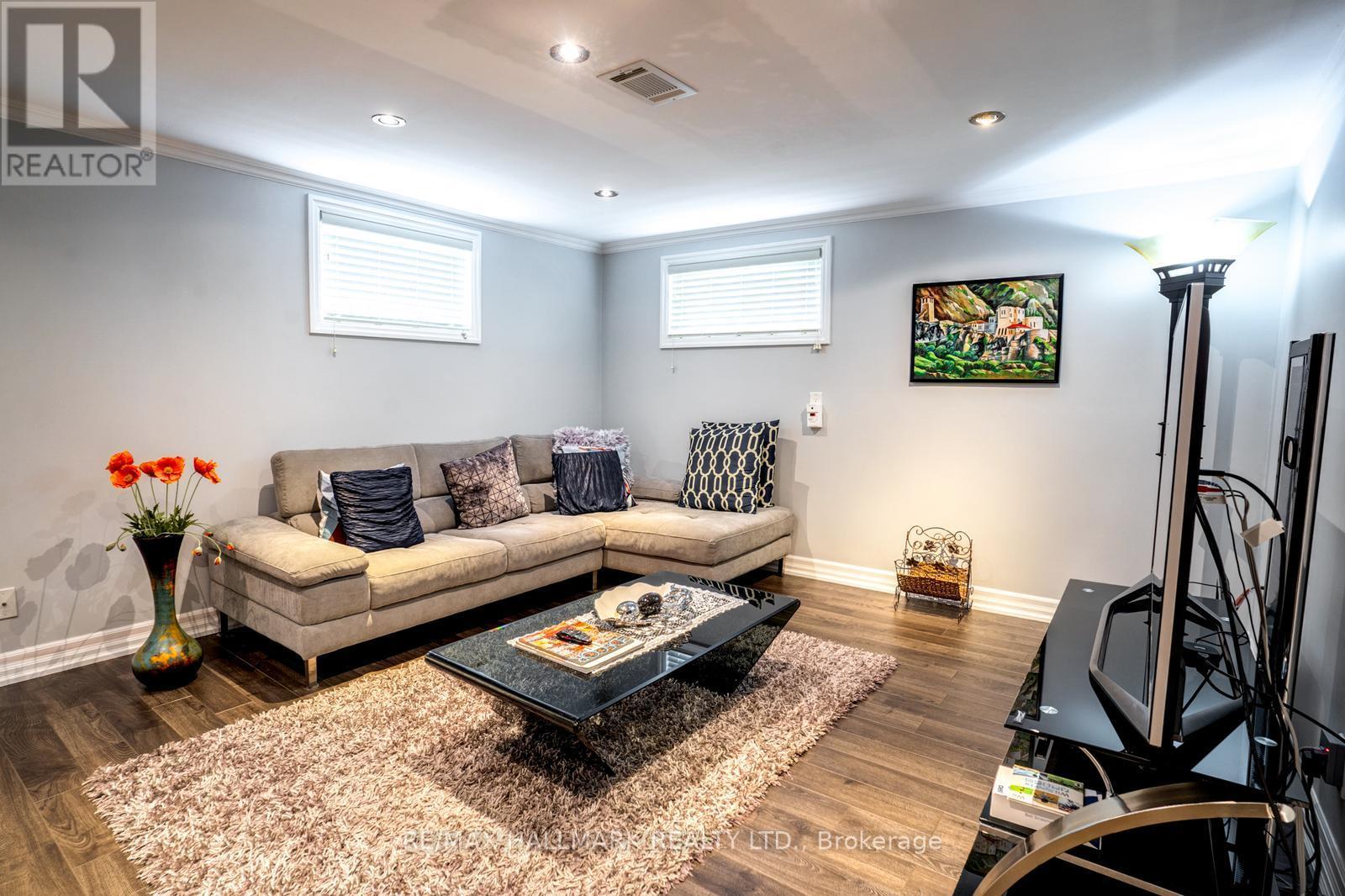 110 Trinnell Boulevard, Toronto, Ontario  M1L 1S7 - Photo 7 - E13746990