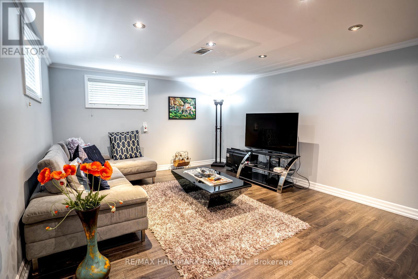 110 Trinnell Boulevard, Toronto, Ontario  M1L 1S7 - Photo 8 - E13746990