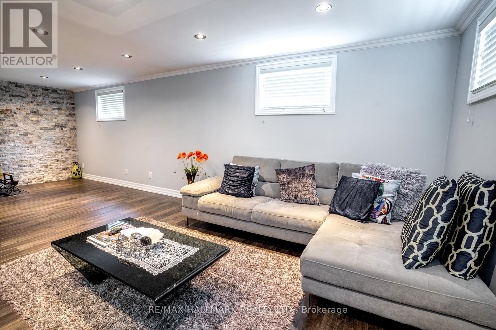 110 Trinnell Boulevard, Toronto, Ontario  M1L 1S7 - Photo 9 - E13746990