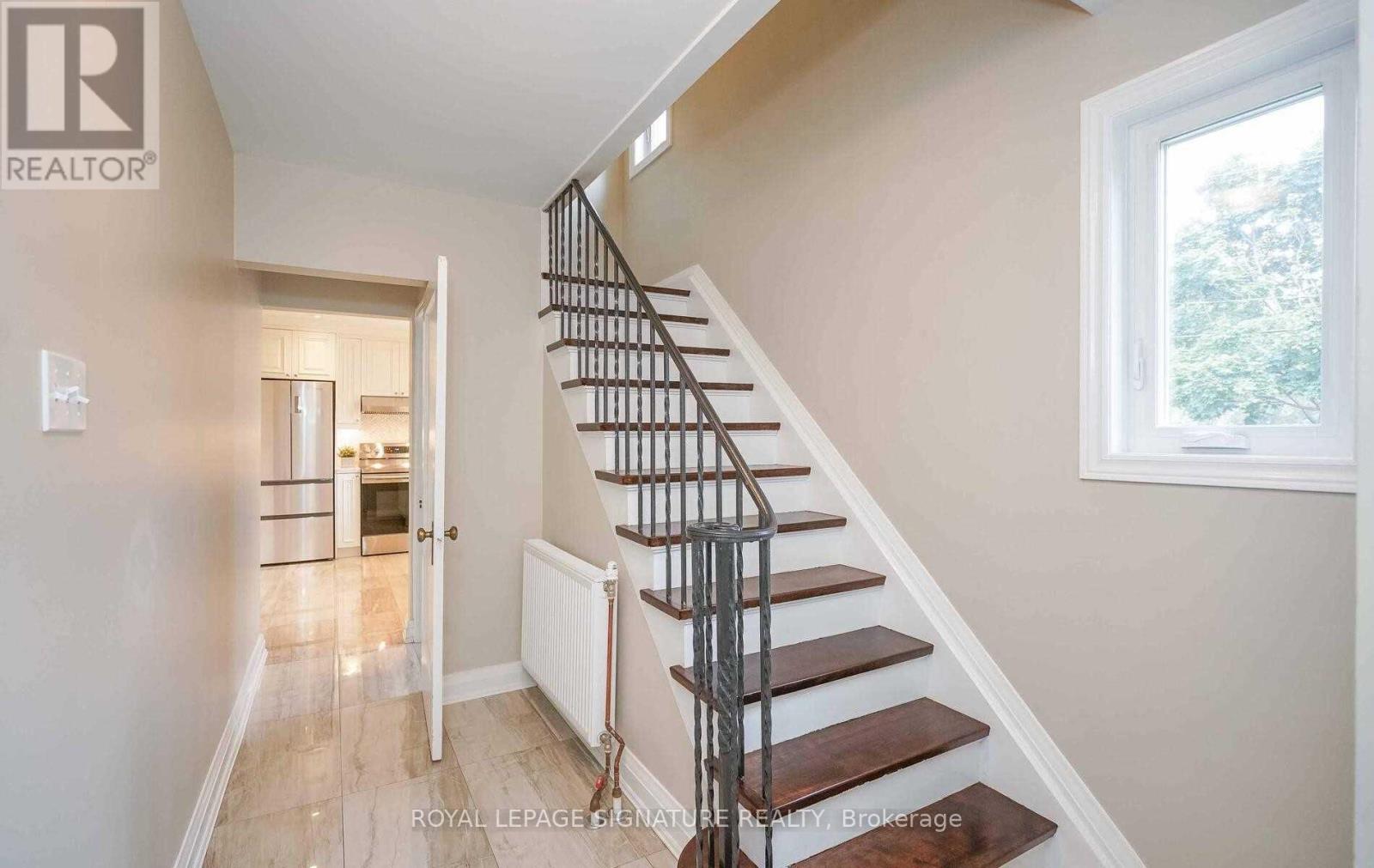 1076 Greenwood Avenue, Toronto, Ontario  M4J 4E3 - Photo 11 - E13747008