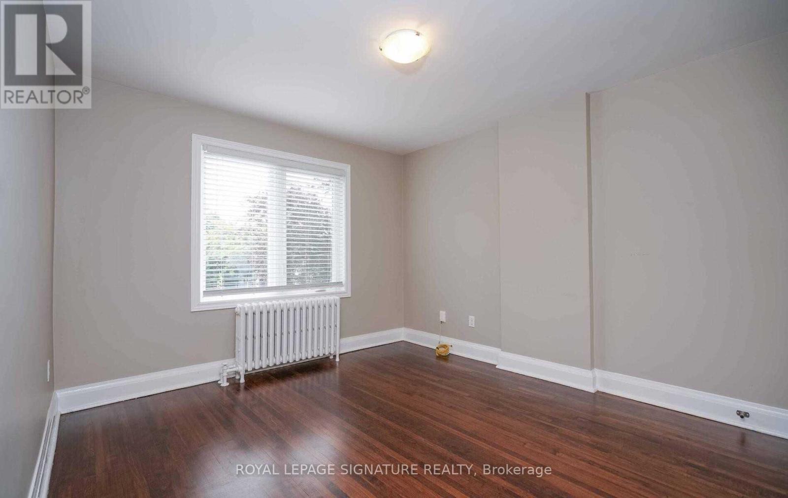 1076 Greenwood Avenue, Toronto, Ontario  M4J 4E3 - Photo 17 - E13747008