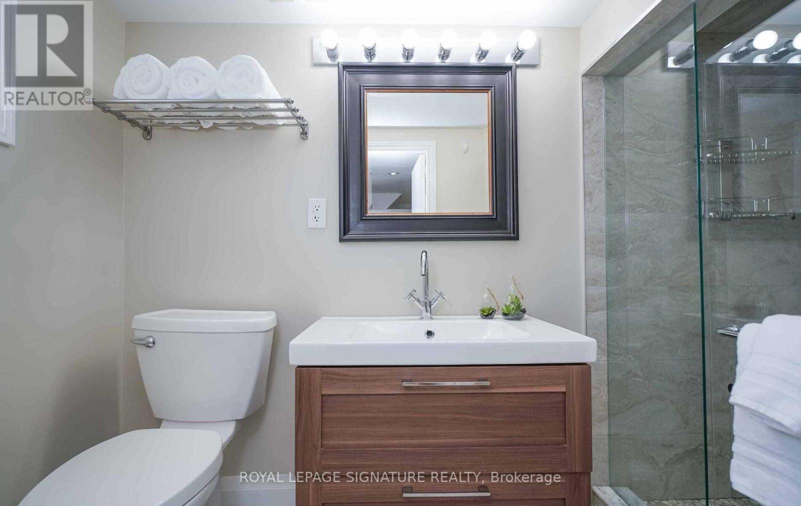 1076 Greenwood Avenue, Toronto, Ontario  M4J 4E3 - Photo 23 - E13747008