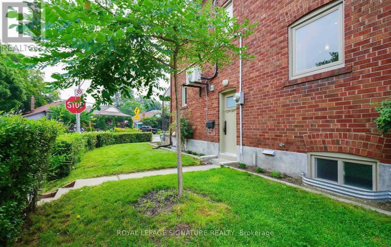1076 Greenwood Avenue, Toronto, Ontario  M4J 4E3 - Photo 24 - E13747008