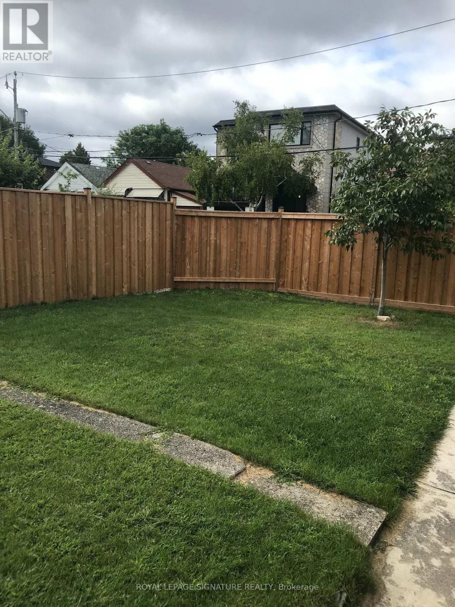 1076 Greenwood Avenue, Toronto, Ontario  M4J 4E3 - Photo 25 - E13747008