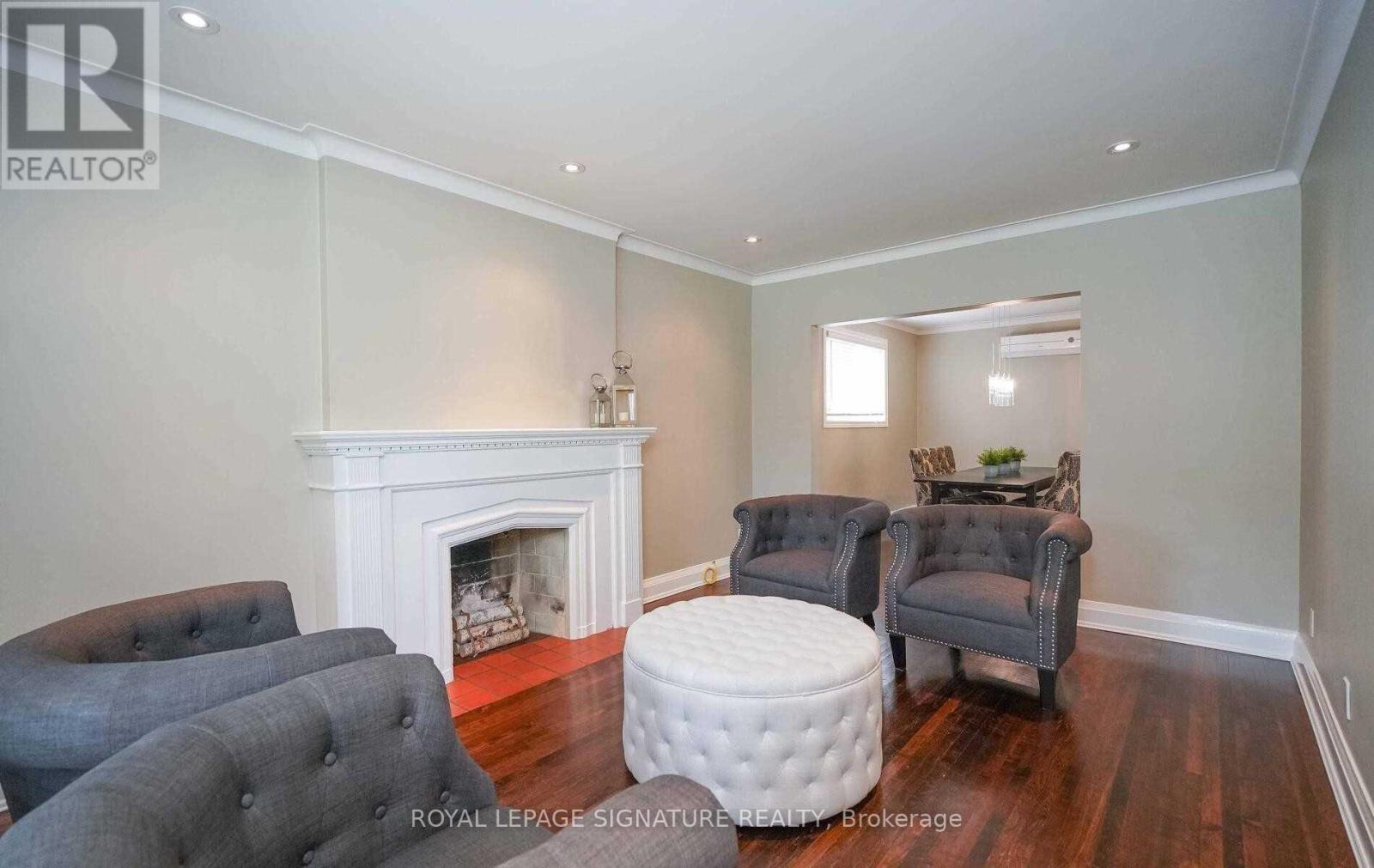 1076 Greenwood Avenue, Toronto, Ontario  M4J 4E3 - Photo 6 - E13747008