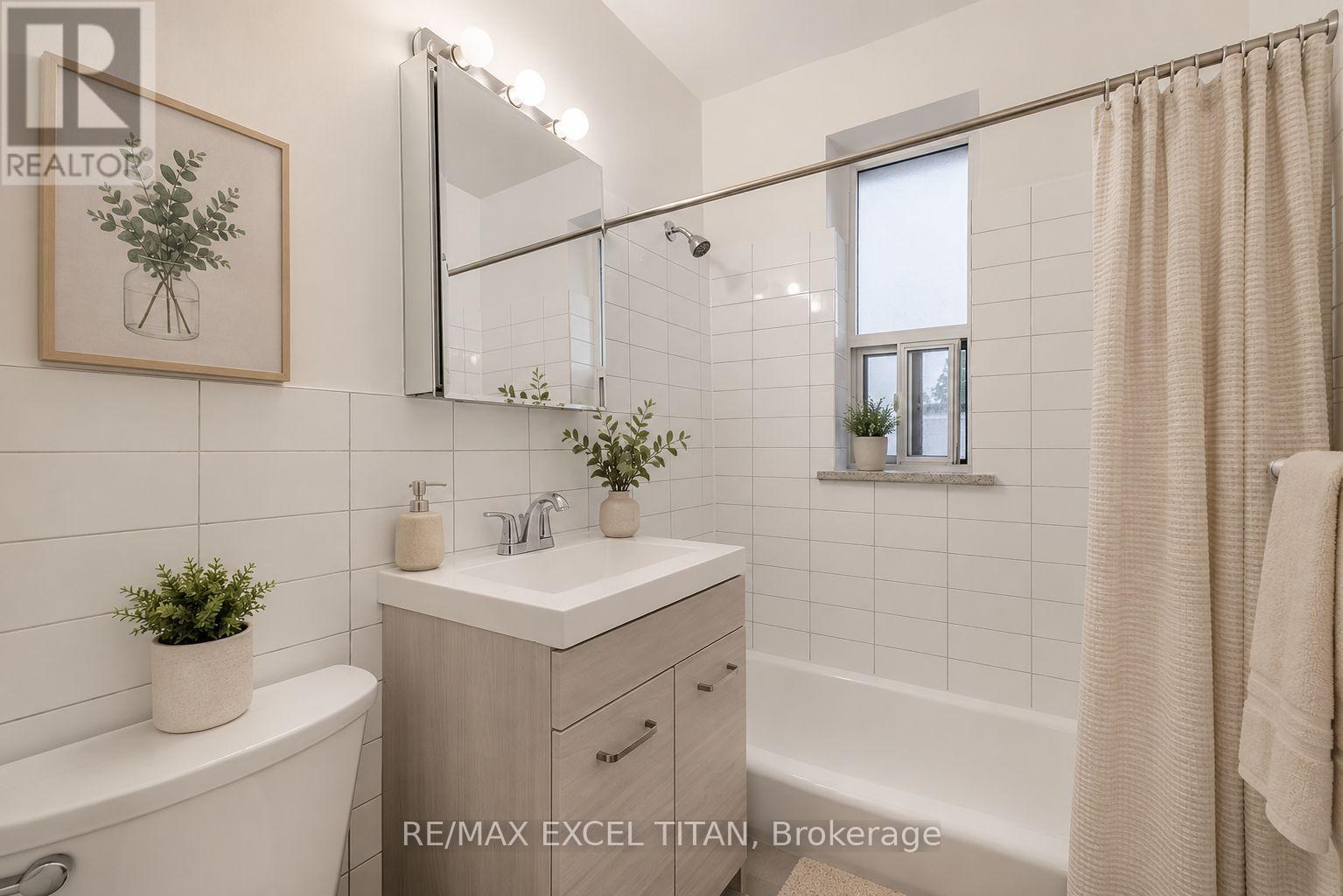 303 - 156 Kingston Road, Toronto, Ontario  M4L 1S7 - Photo 12 - E13747020