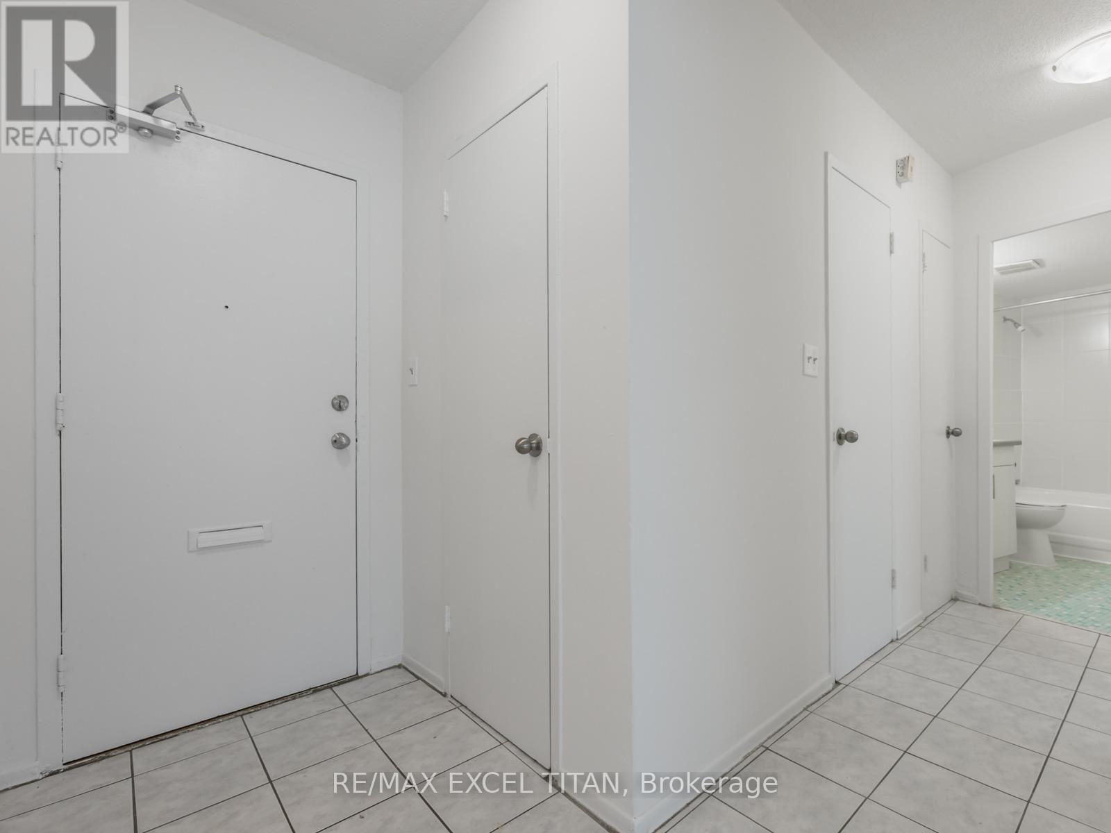 801 - 1385 Midland Avenue, Toronto, Ontario M1P 3B8 - Photo 17 - E13747026