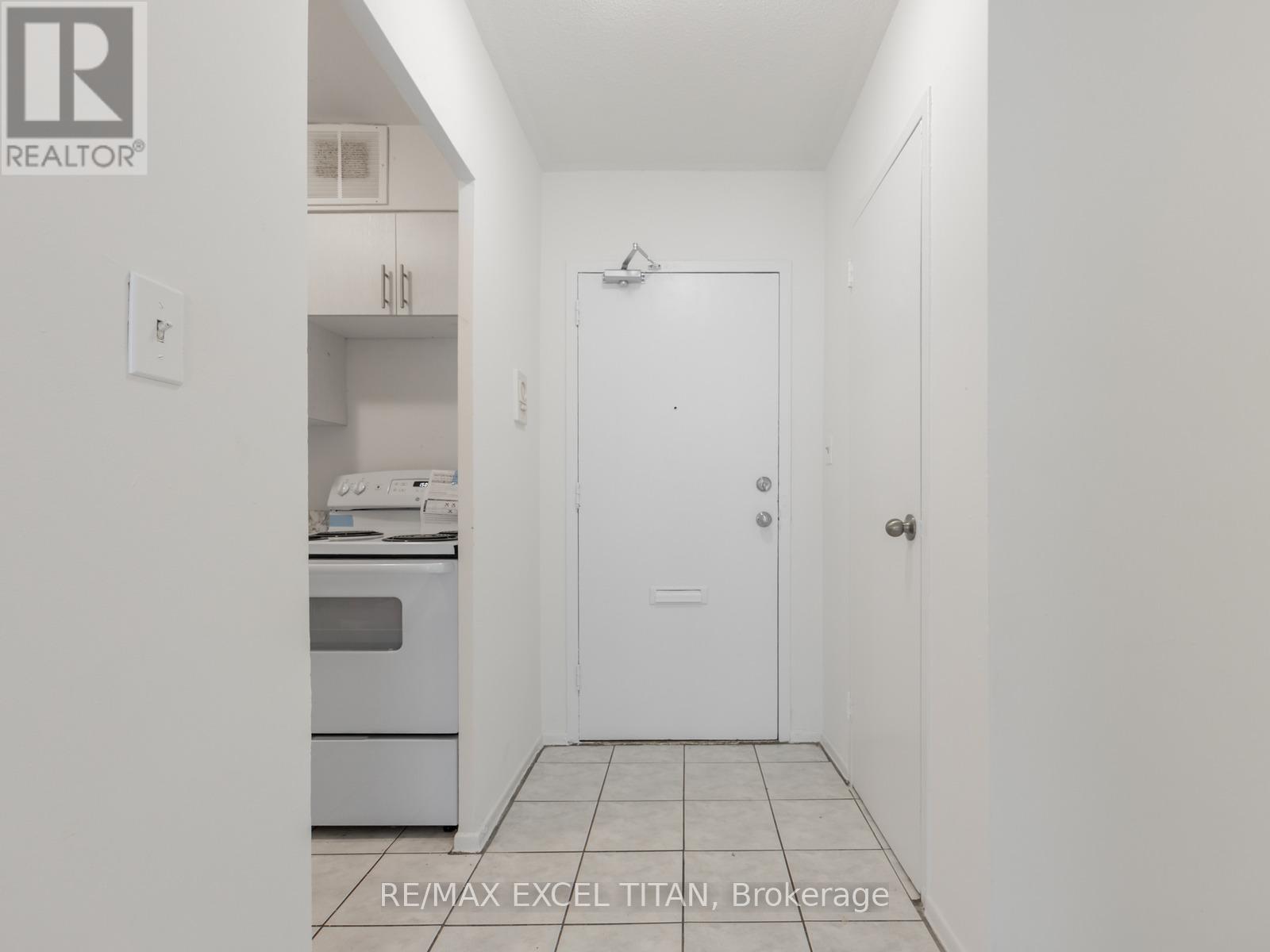 801 - 1385 Midland Avenue, Toronto, Ontario M1P 3B8 - Photo 18 - E13747026